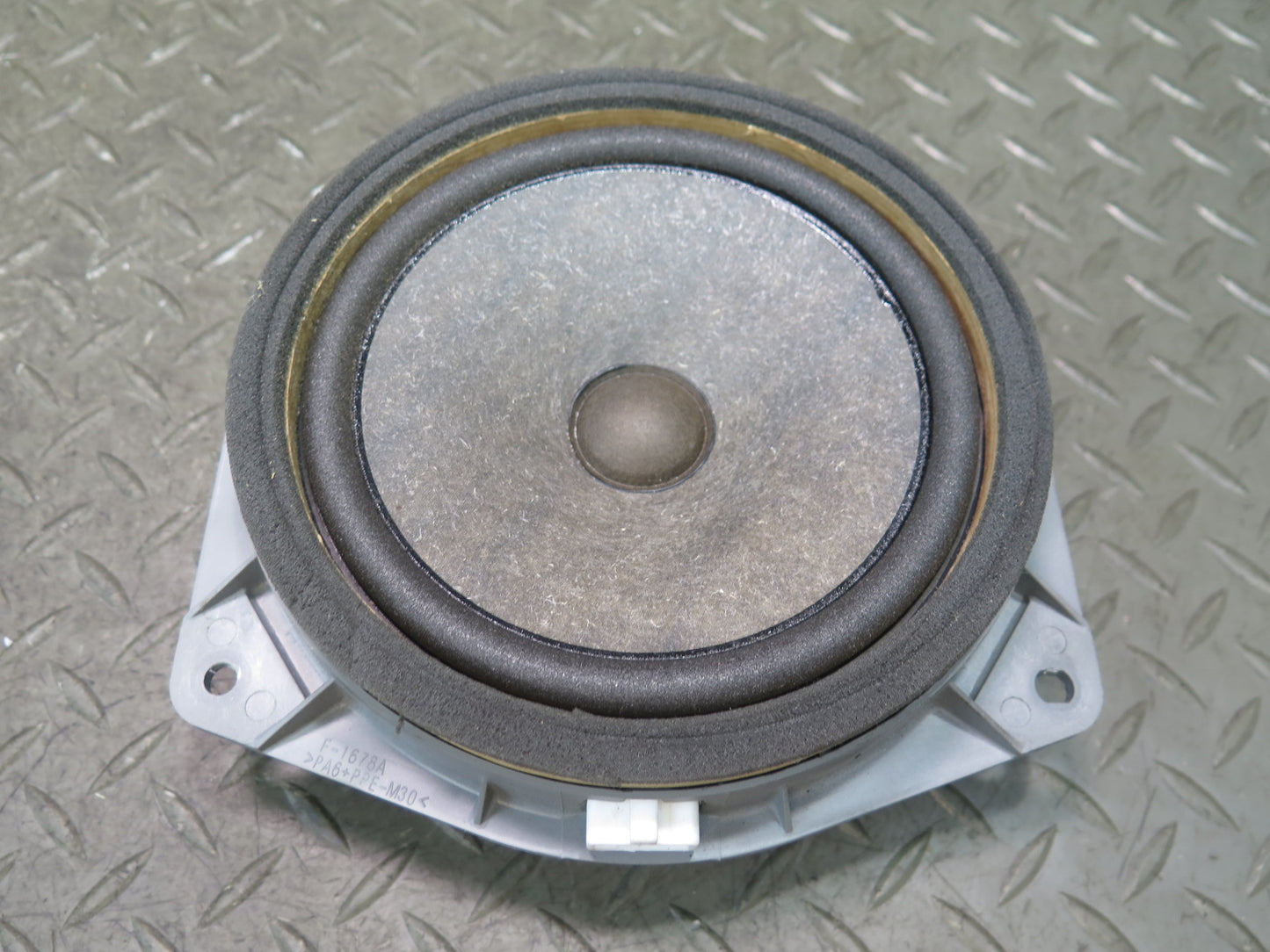00-05 Toyota MR2 Spyder Set of 2 Left & Right Door Speaker 86160-22860 OEM