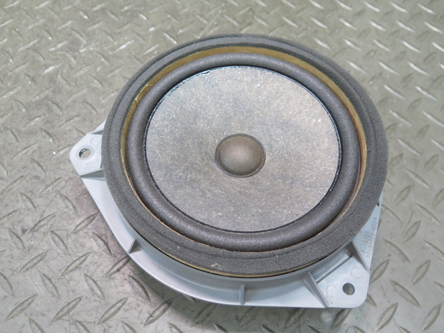 00-05 Toyota MR2 Spyder Set of 2 Left & Right Door Speaker 86160-22860 OEM