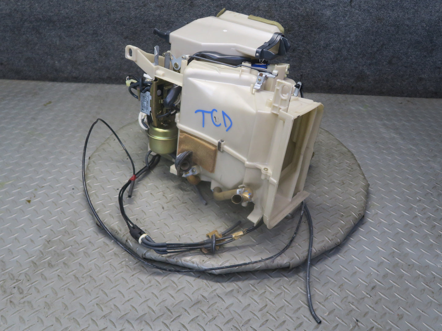 84-86 Toyota Cressida MX73 Hvac A/C Heater Core Climate Box Housing OEM