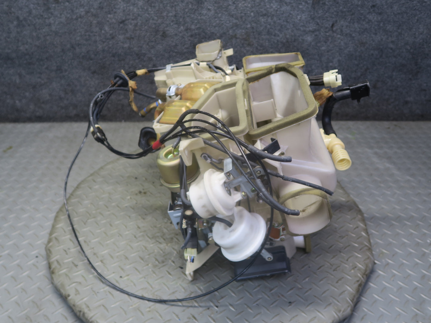 84-86 Toyota Cressida MX73 Hvac A/C Heater Core Climate Box Housing OEM