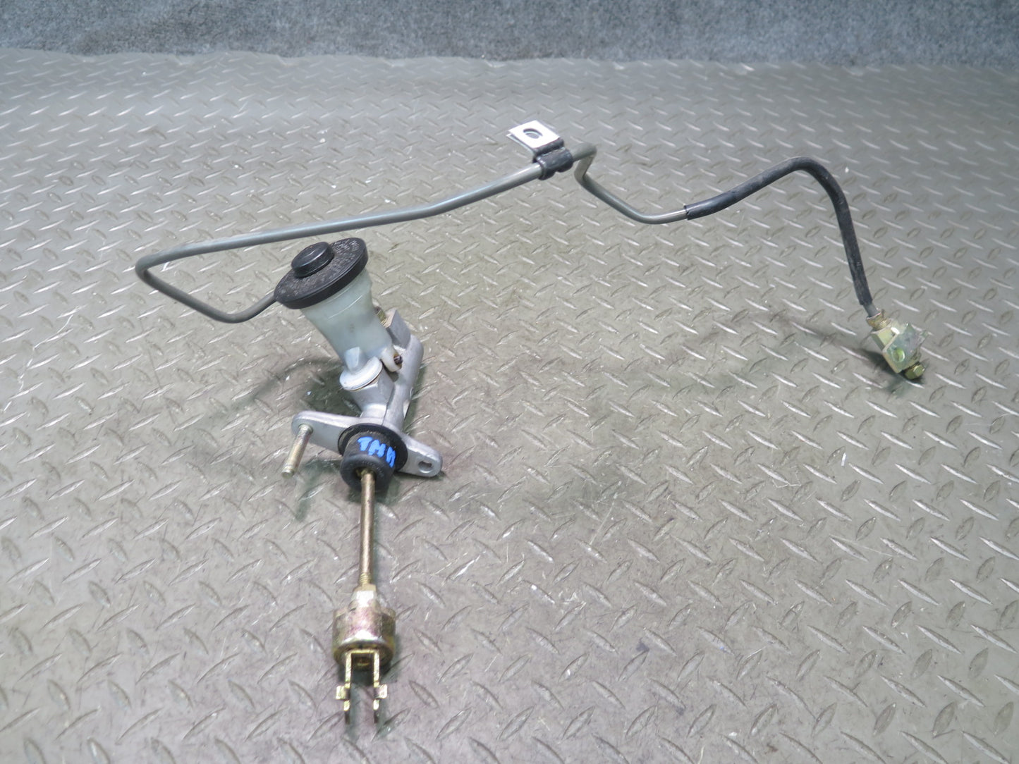 00-05 Toyota MR2 Spyder ZZW30L Clutch Master Cylinder OEM