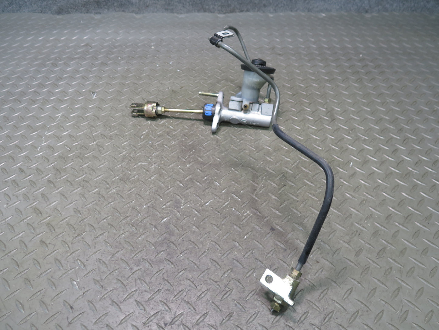 00-05 Toyota MR2 Spyder ZZW30L Clutch Master Cylinder OEM
