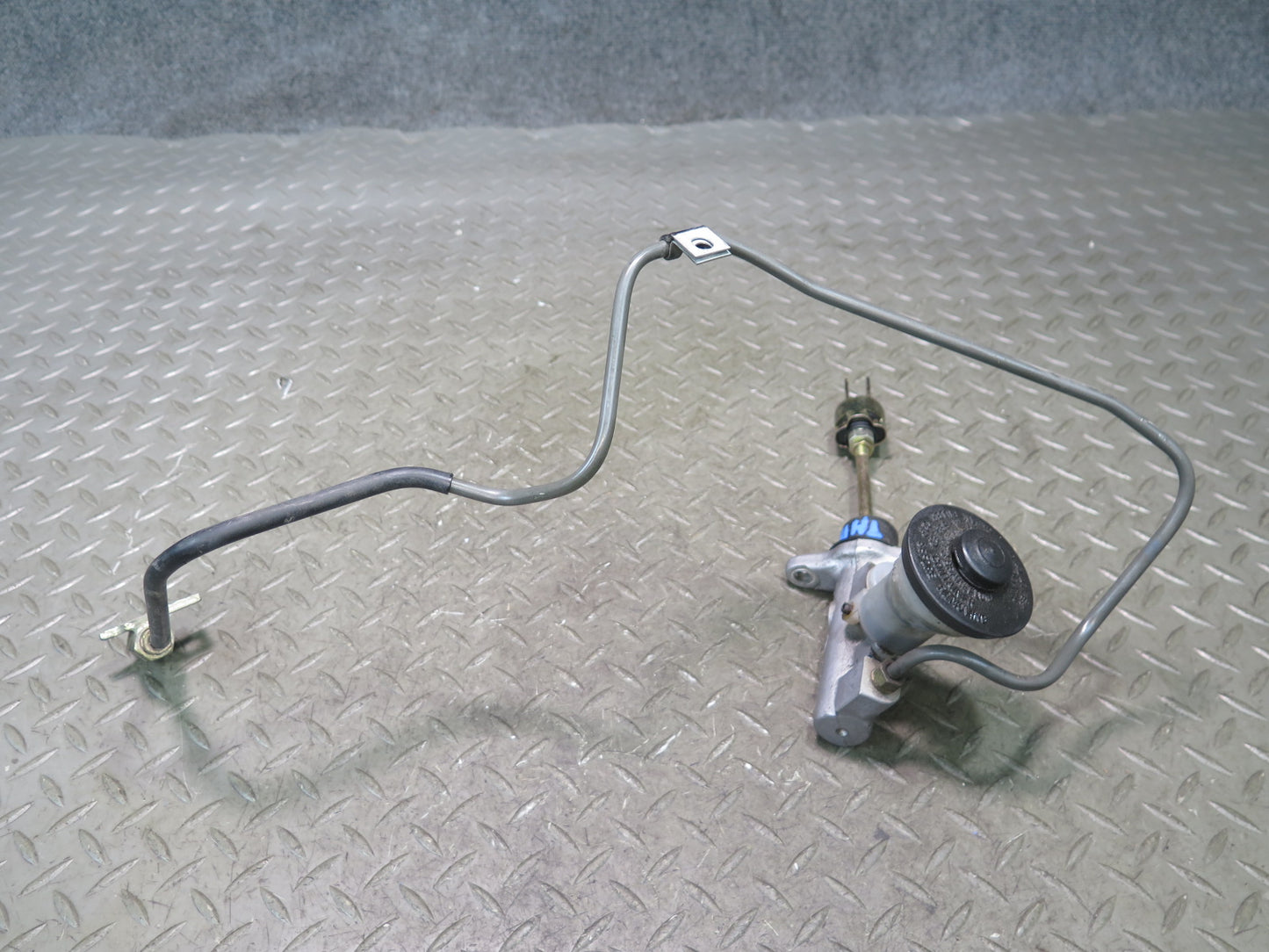 00-05 Toyota MR2 Spyder ZZW30L Clutch Master Cylinder OEM