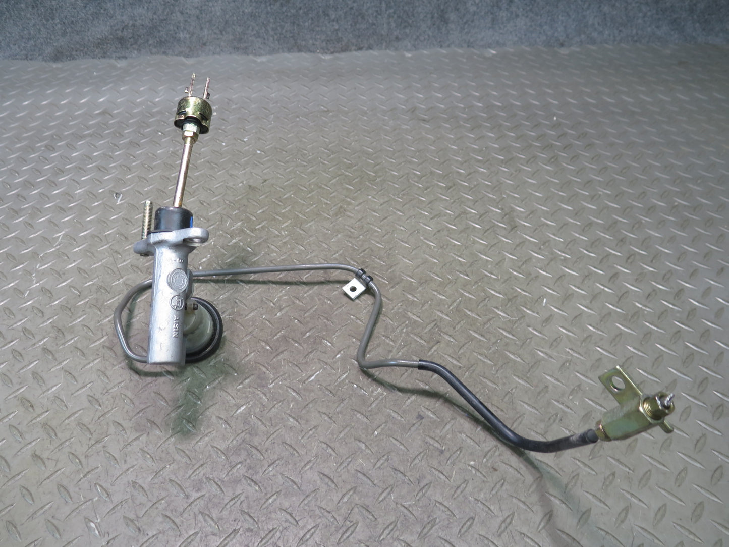 00-05 Toyota MR2 Spyder ZZW30L Clutch Master Cylinder OEM