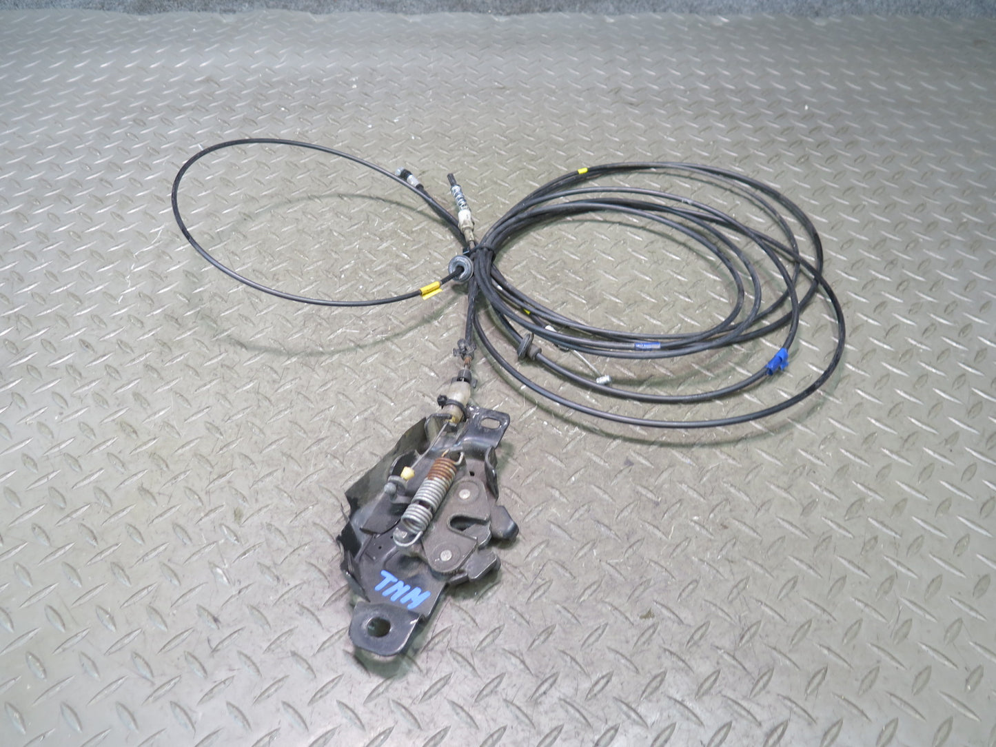 00-05 Toyota MR2 Spyder ZZW30L Rear Trunk Engine Lock Latch w Cable Assembly OEM