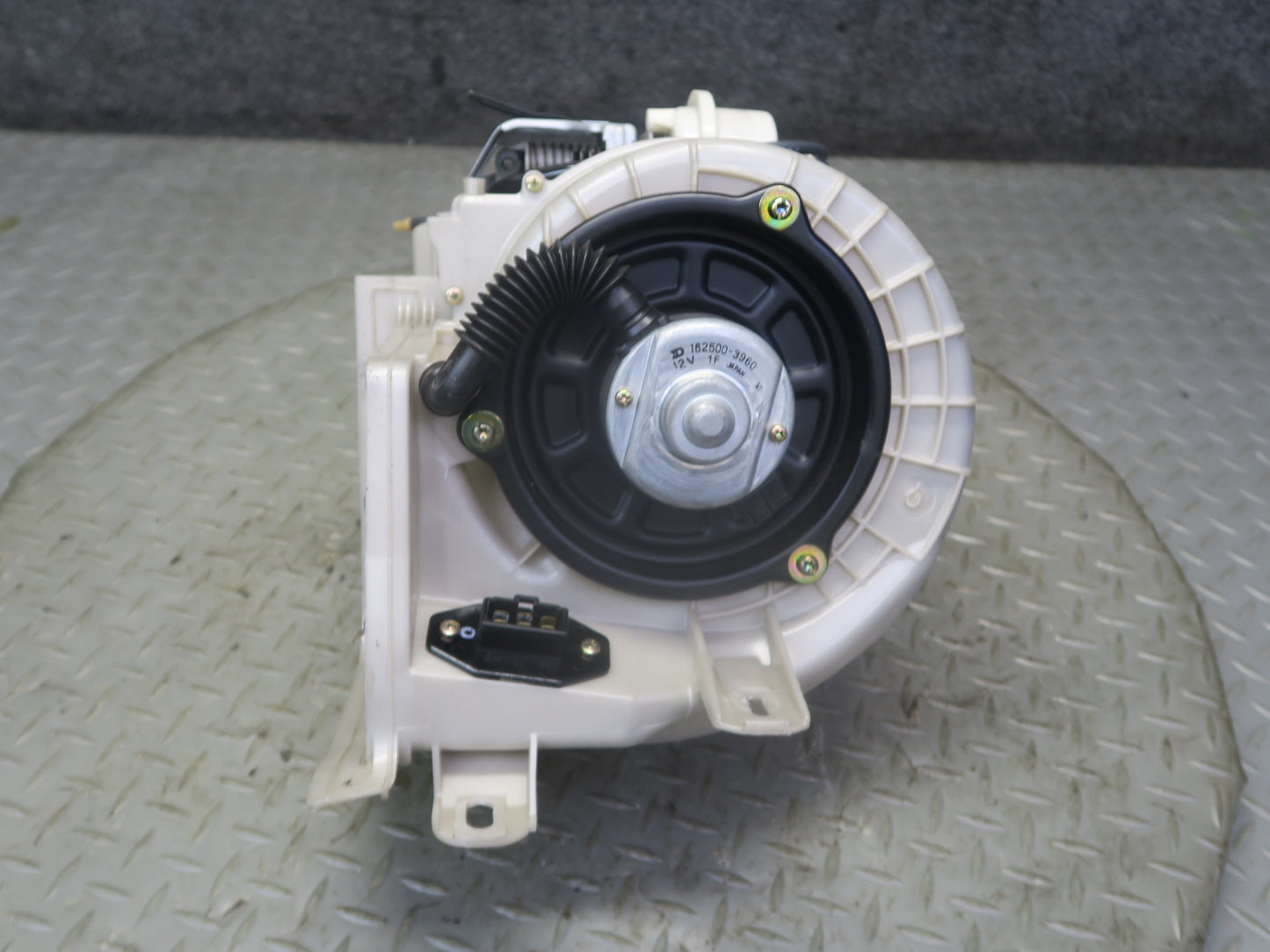 84-86 Toyota Cressida MX73 Hvac A/C Heater Blower Motor Fan & Housing Box OEM