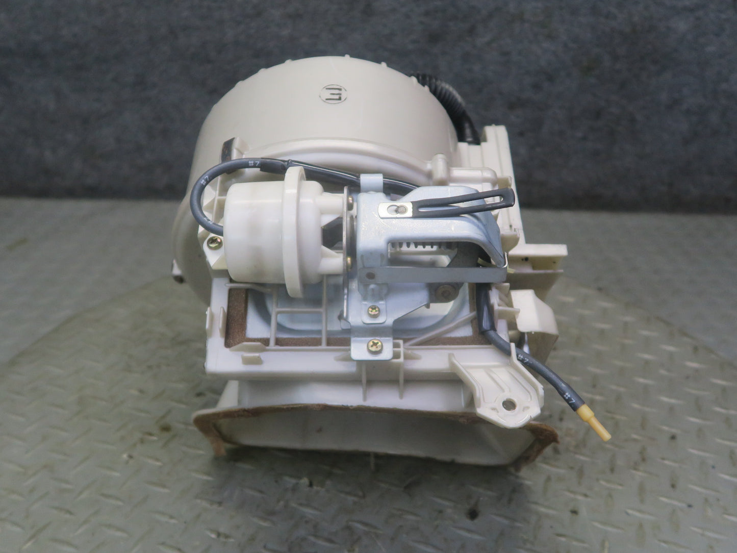 84-86 Toyota Cressida MX73 Hvac A/C Heater Blower Motor Fan & Housing Box OEM