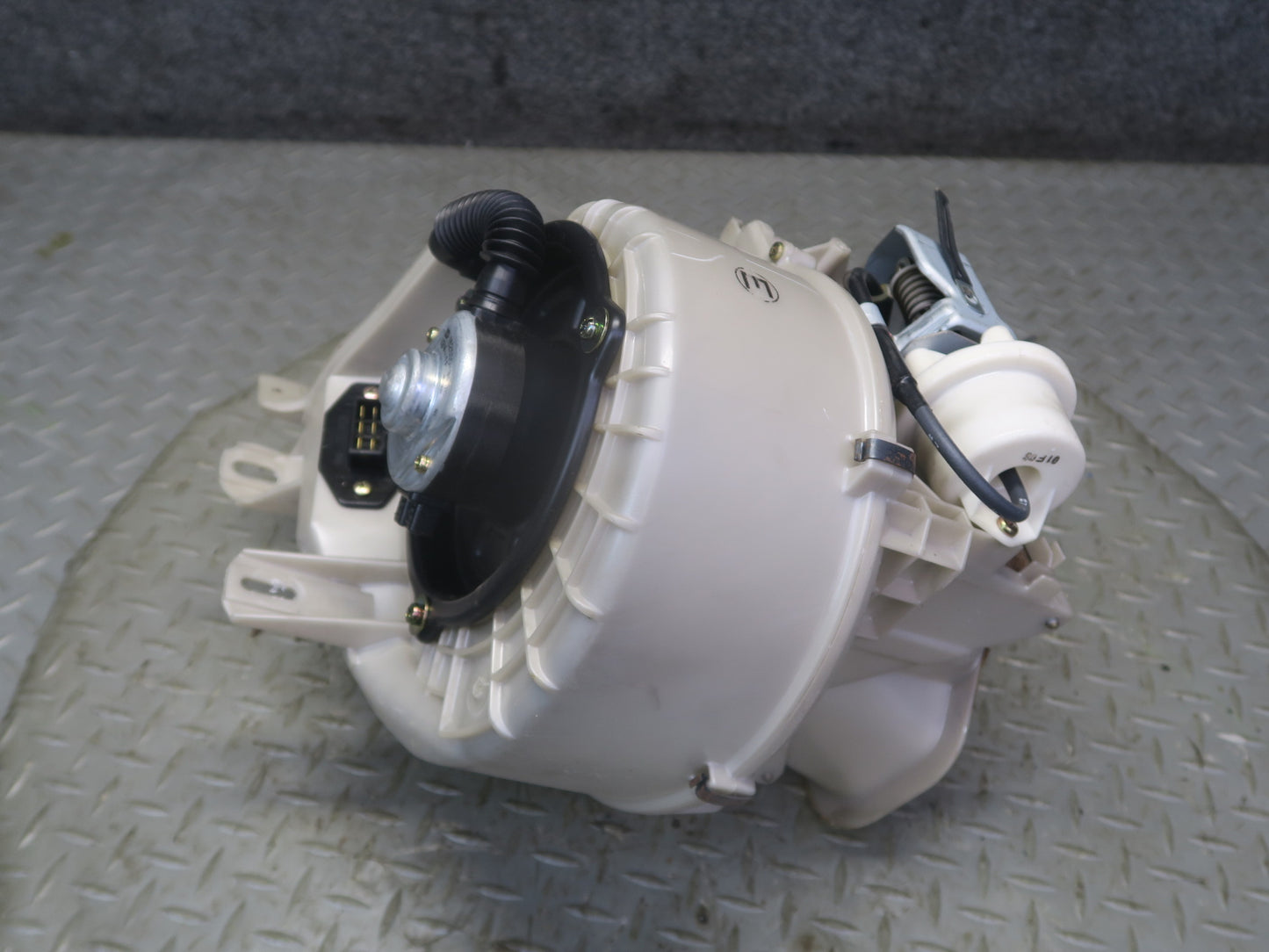 84-86 Toyota Cressida MX73 Hvac A/C Heater Blower Motor Fan & Housing Box OEM