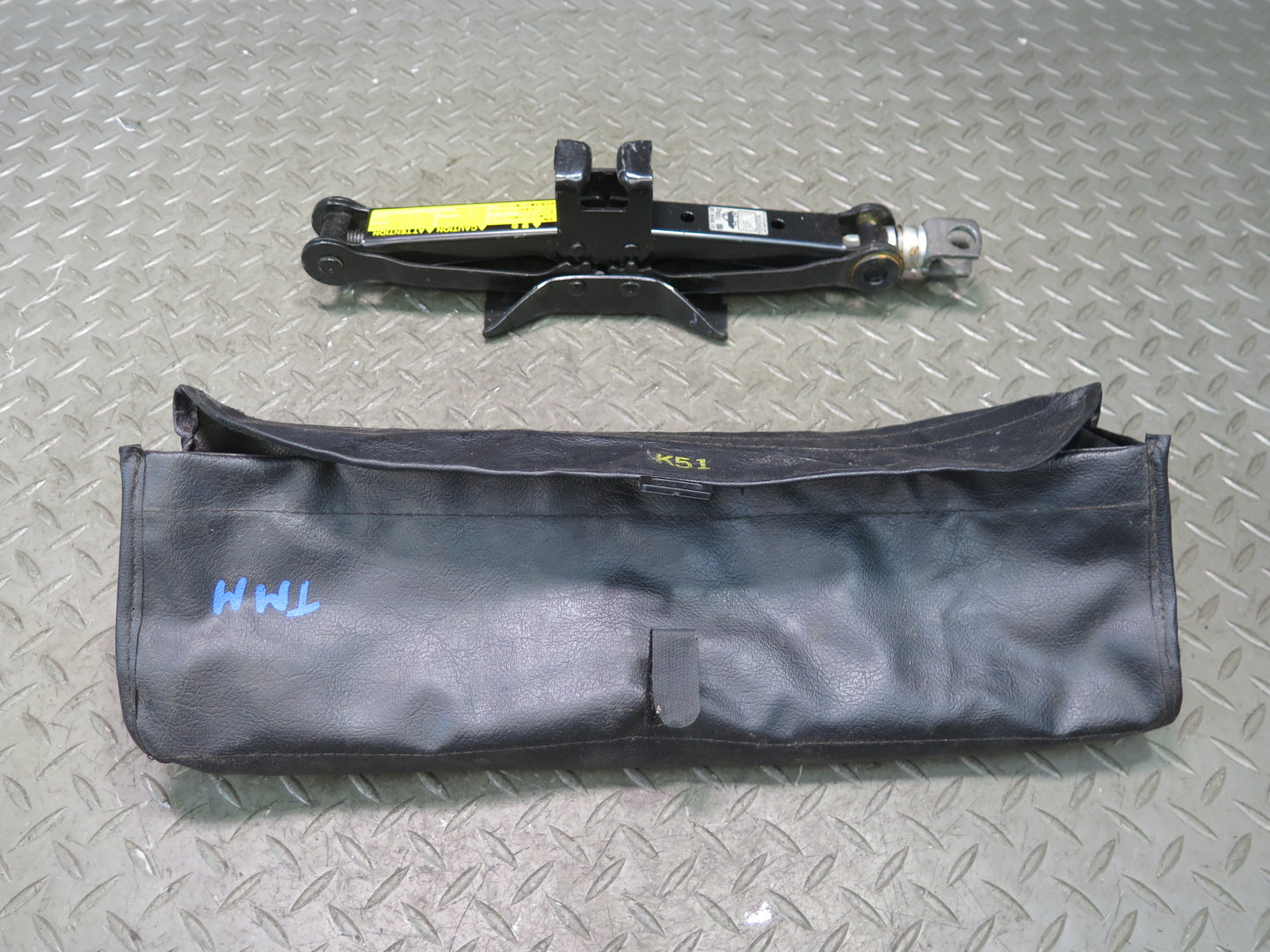 00-05 Toyota MR2 Spyder ZZW30L Emergency Spare Tire Lift Jack Tools w Case OEM