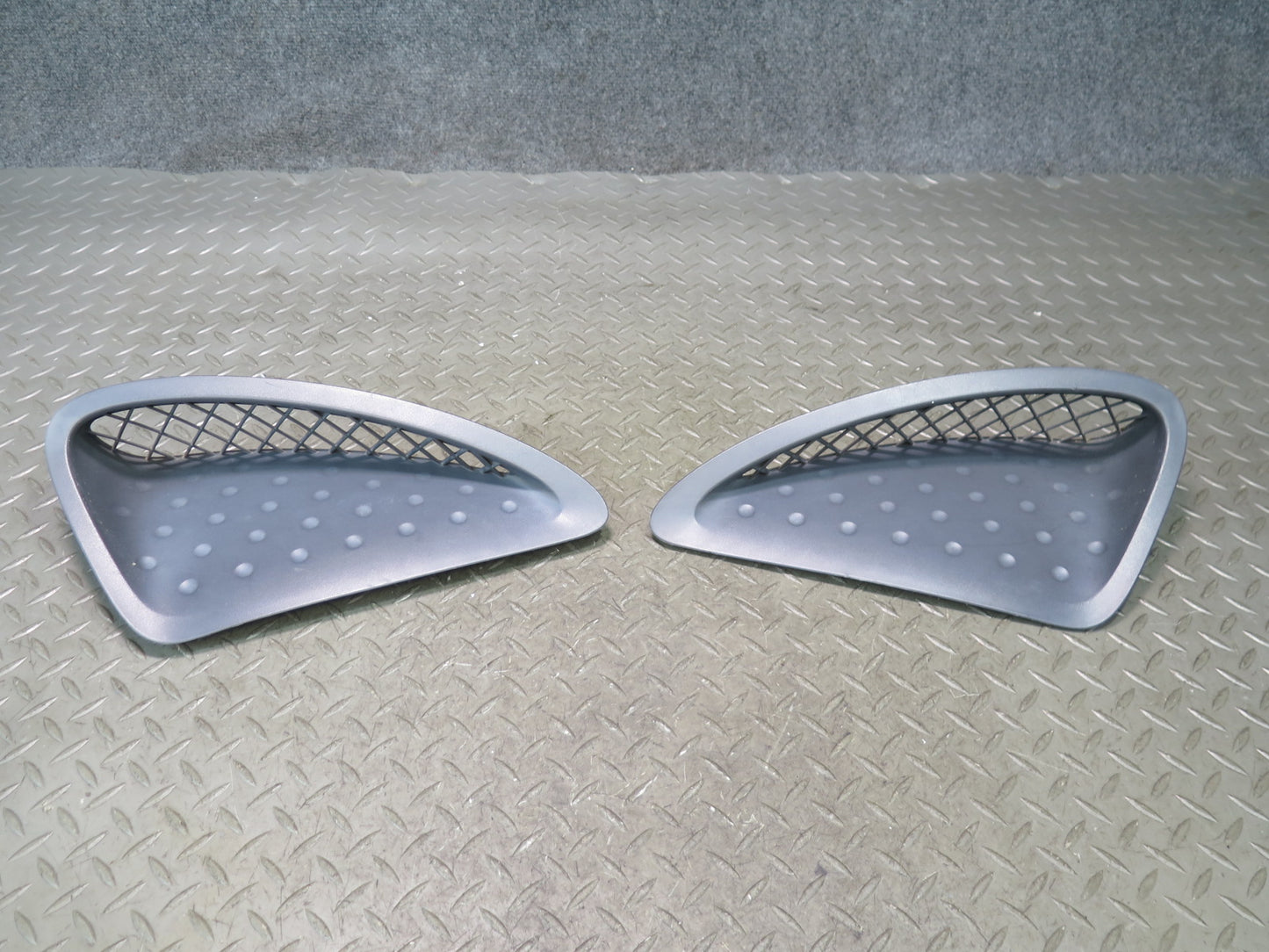 00-02 Toyota MR2 Spyder ZZW30L Set of 2 Rear Quarter Air Vent Scoop Grille OEM
