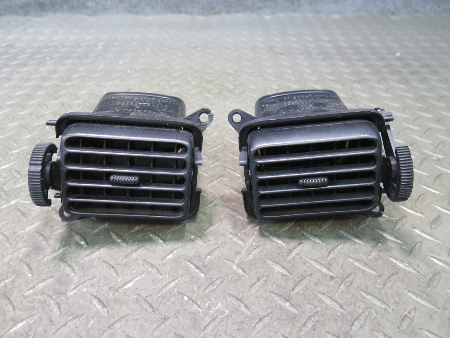 00-05 Toyota MR2 Spyder ZZW30L Dash Front Left Right A/C Air Vent Grille Set OEM