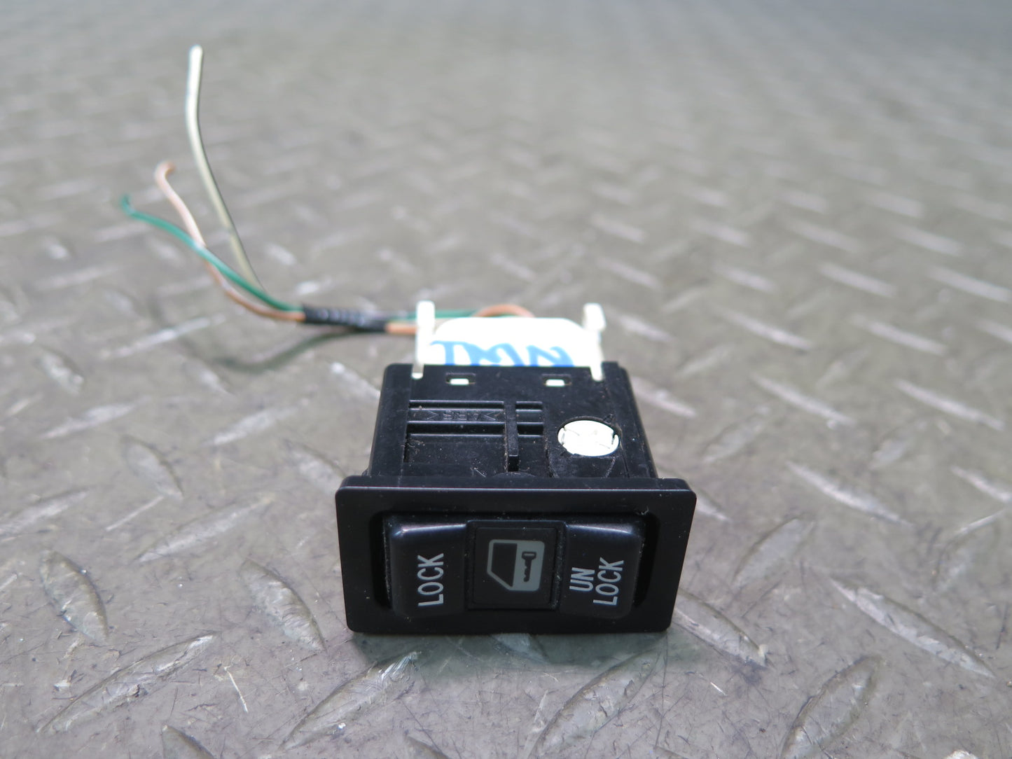 00-05 Toyota MR2 Spyder ZZW30L Door Central Lock Unlock Button Switch OEM