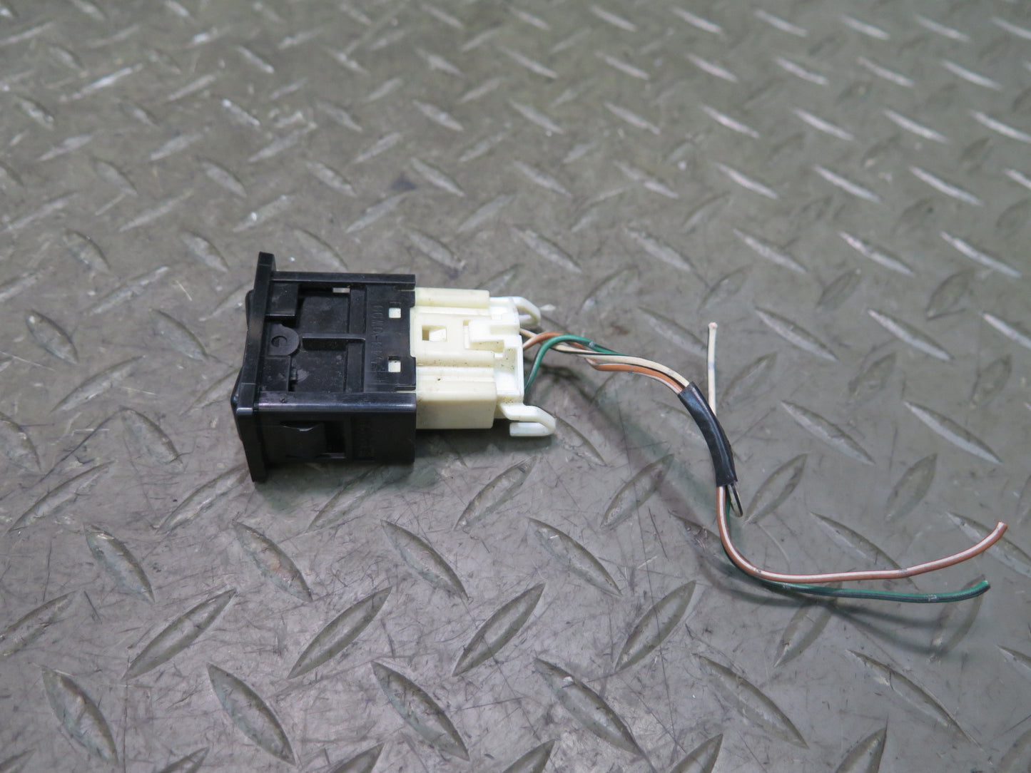 00-05 Toyota MR2 Spyder ZZW30L Door Central Lock Unlock Button Switch OEM