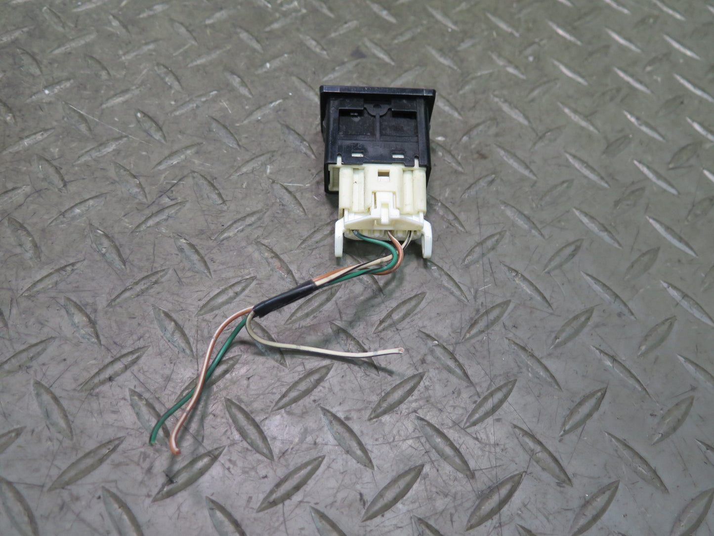 00-05 Toyota MR2 Spyder ZZW30L Door Central Lock Unlock Button Switch OEM