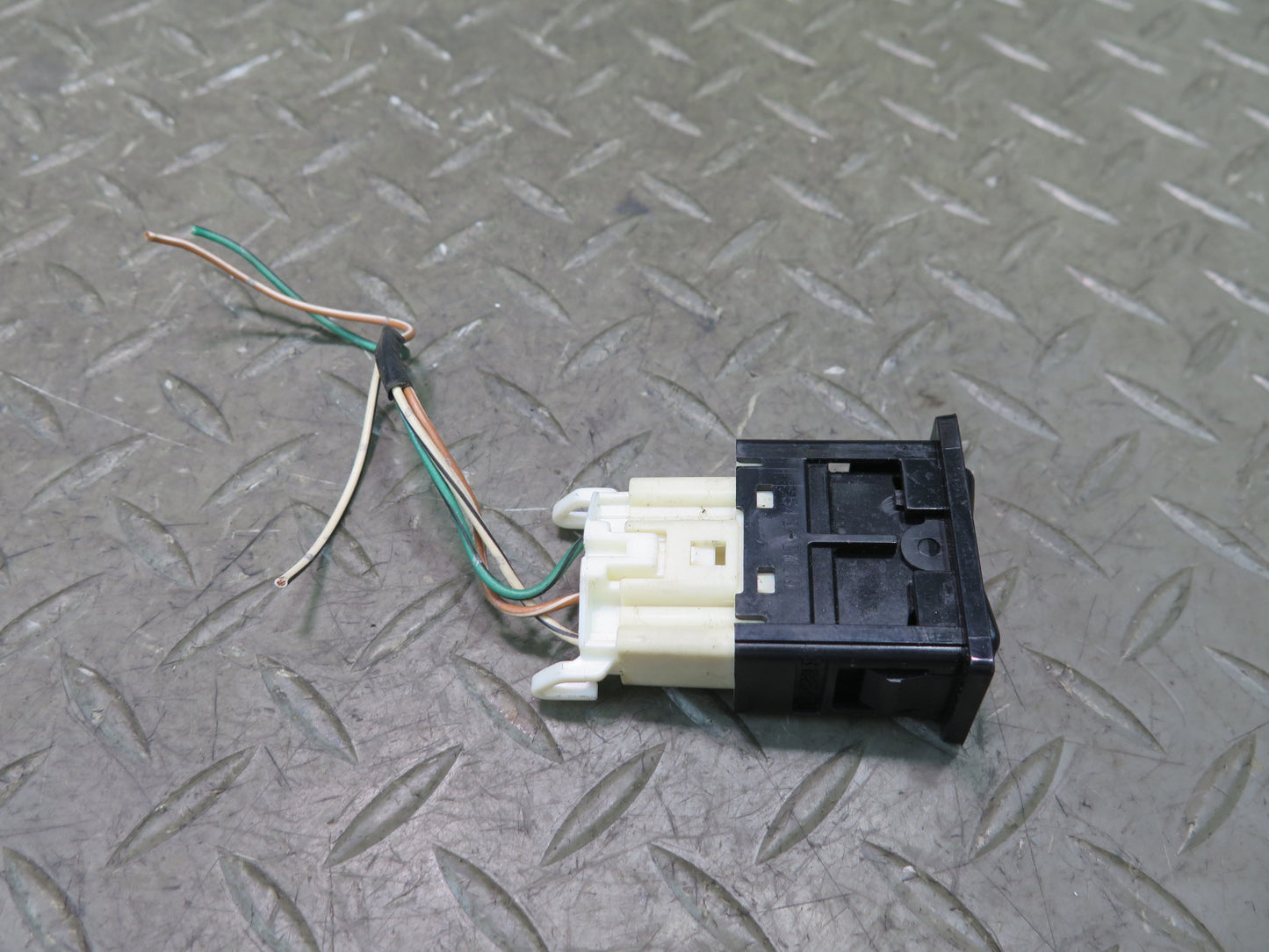 00-05 Toyota MR2 Spyder ZZW30L Door Central Lock Unlock Button Switch OEM