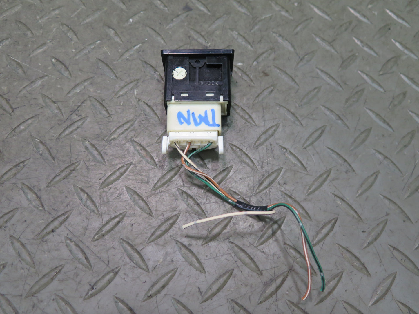 00-05 Toyota MR2 Spyder ZZW30L Door Central Lock Unlock Button Switch OEM