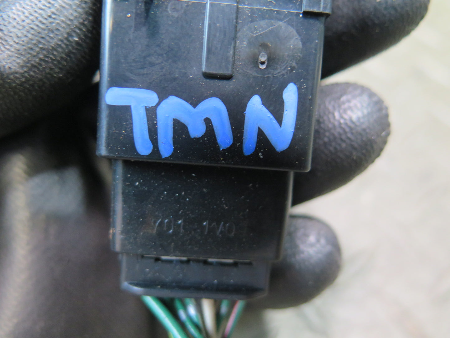 00-05 Toyota MR2 Spyder ZZW30L Emergency Hazard Warning Button Switch OEM