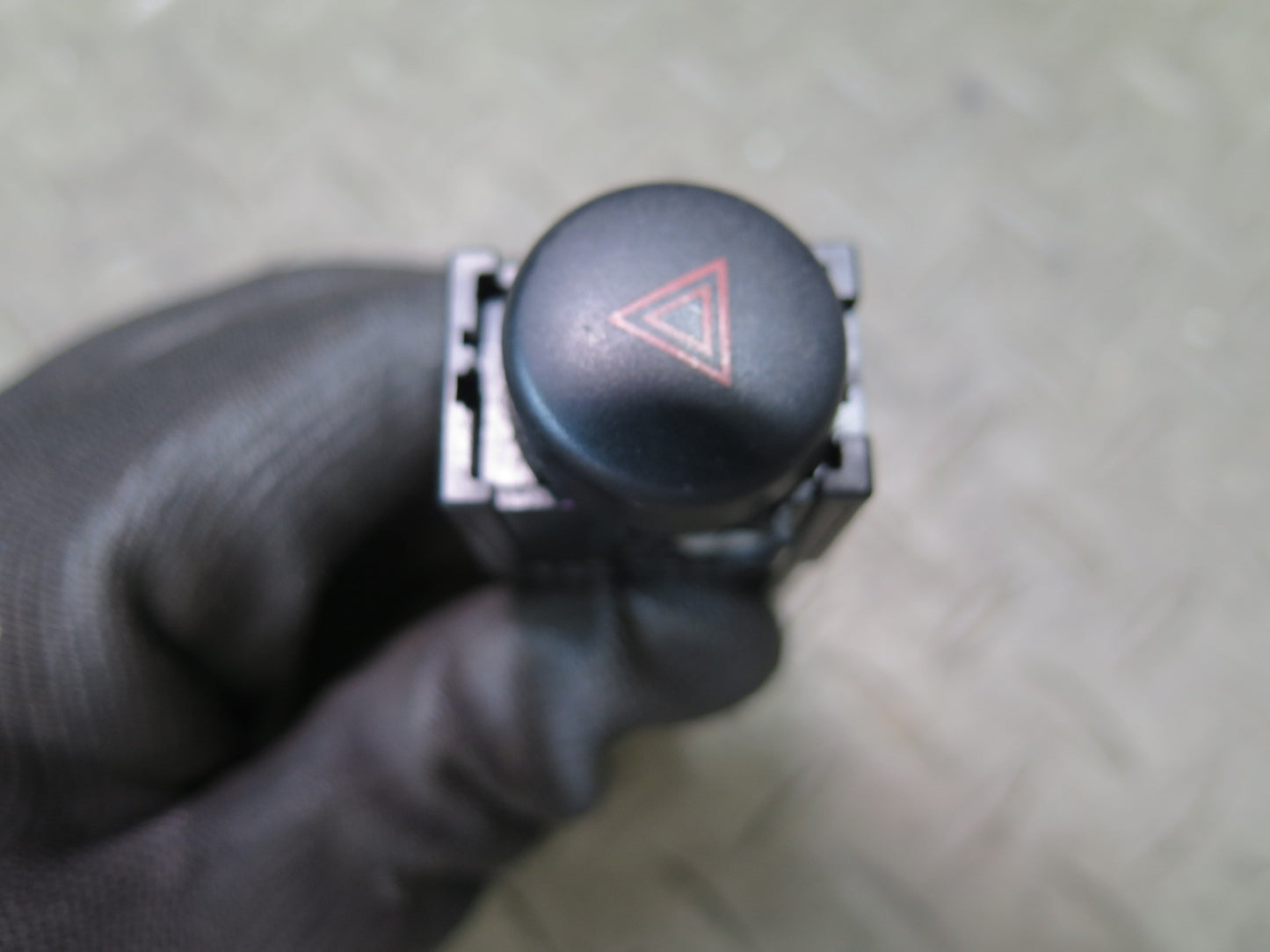 00-05 Toyota MR2 Spyder ZZW30L Emergency Hazard Warning Button Switch OEM