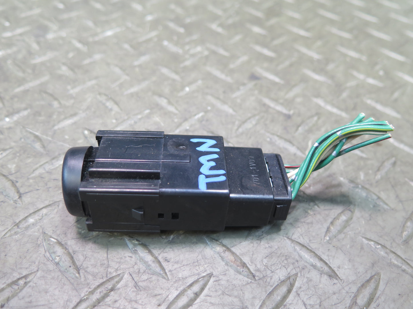 00-05 Toyota MR2 Spyder ZZW30L Emergency Hazard Warning Button Switch OEM