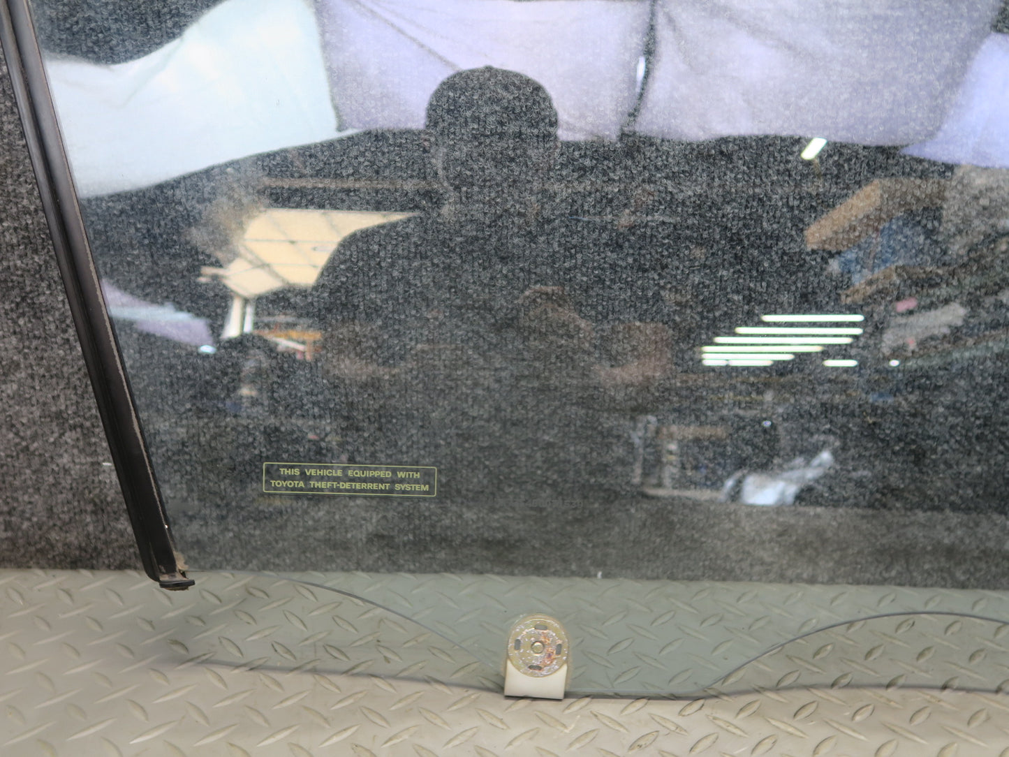 84-88 Toyota Cressida MX73 Sedan Front Right Passenger Door Window Glass OEM