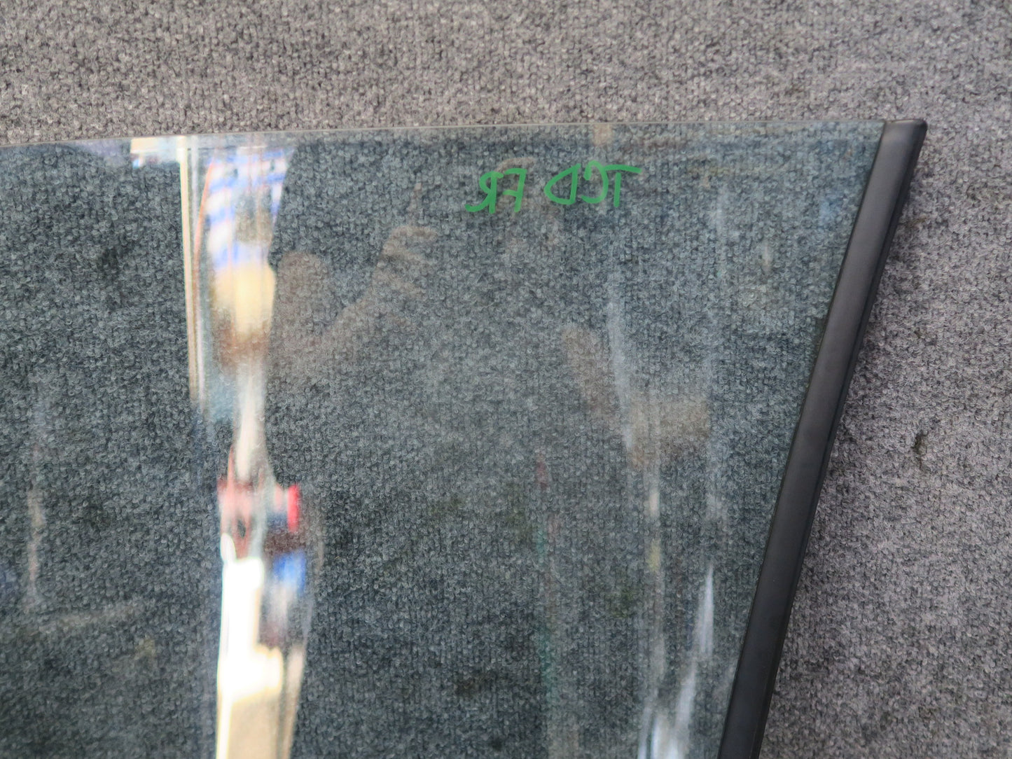84-88 Toyota Cressida MX73 Sedan Front Right Passenger Door Window Glass OEM