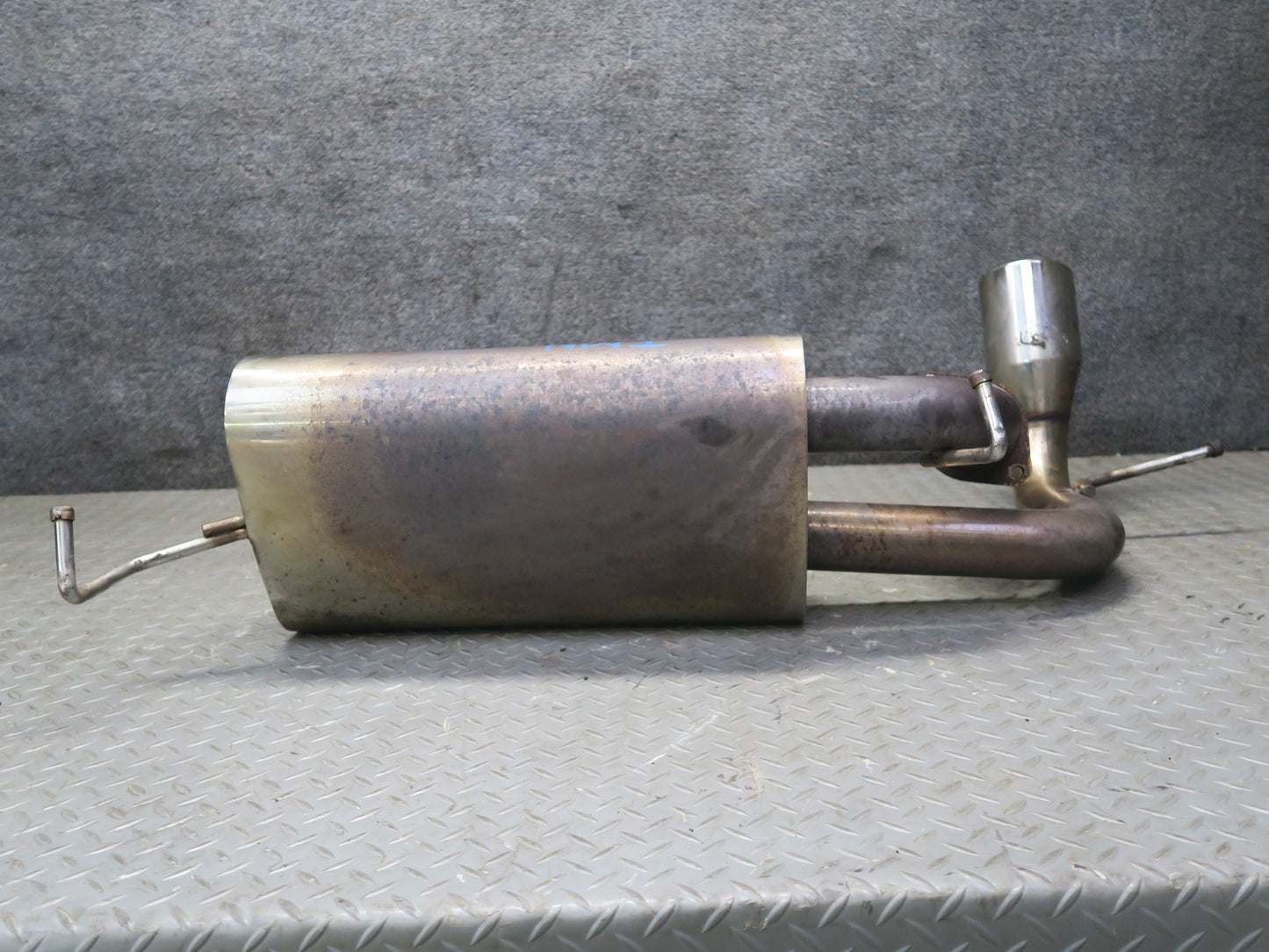 00-02 Toyota MR2 Spyder ZZW30L Rear Exhaust Muffler w Tip OEM