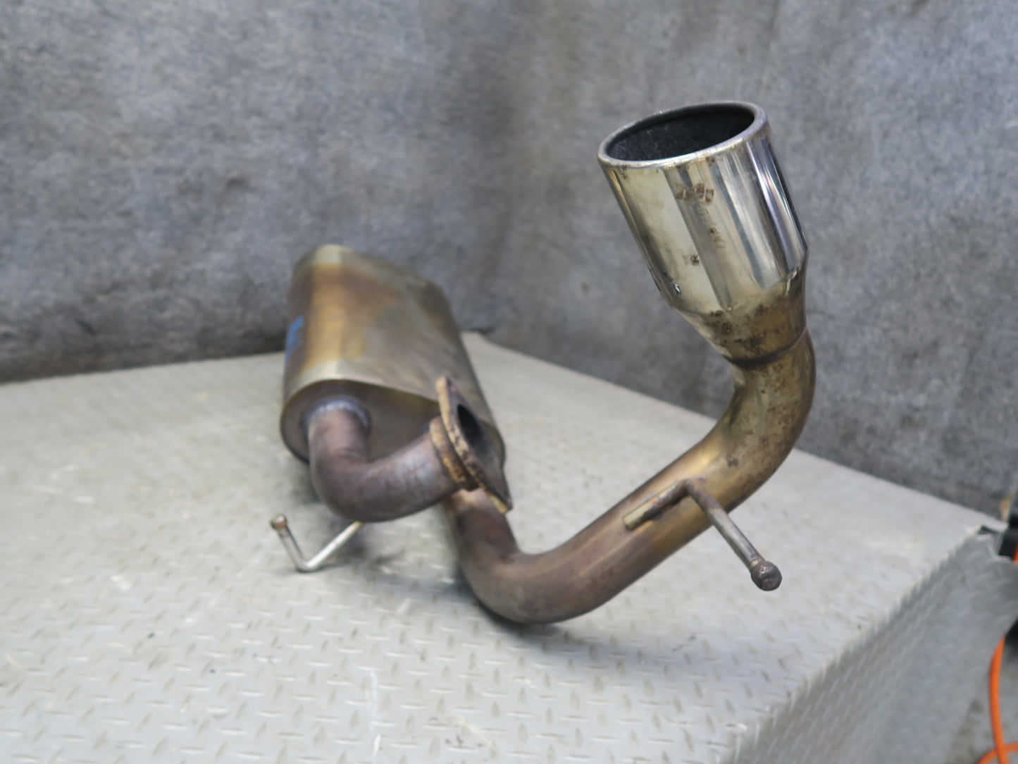 00-02 Toyota MR2 Spyder ZZW30L Rear Exhaust Muffler w Tip OEM