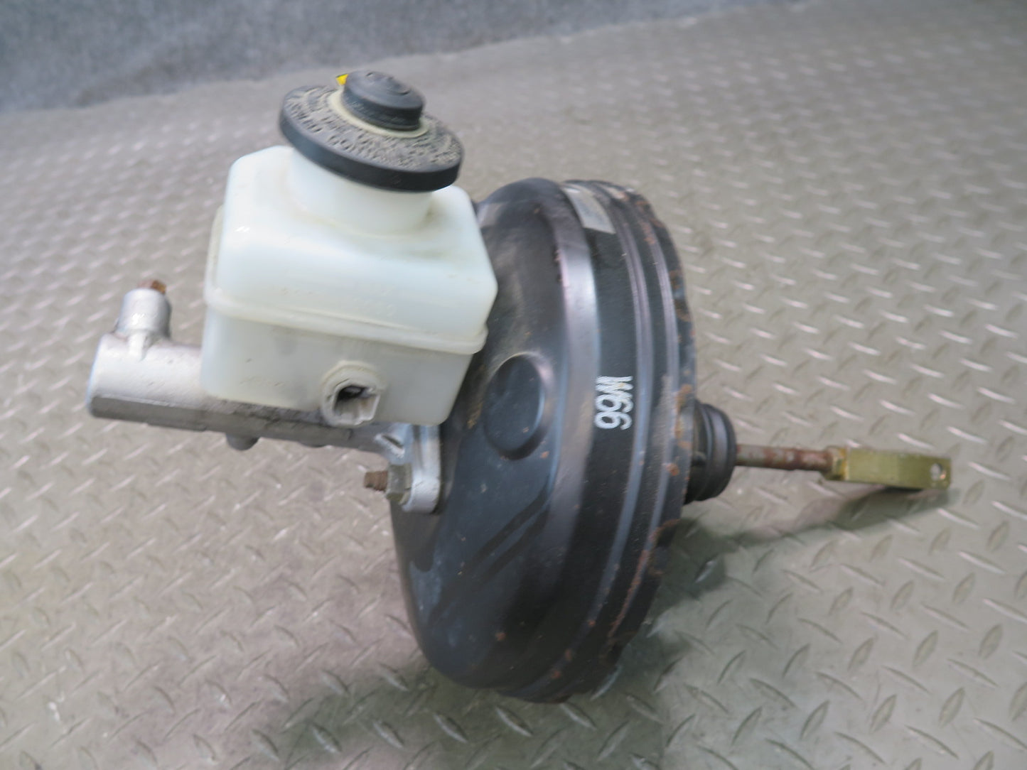00-05 Toyota MR2 Spyder ZZW30L Brake Master Cylinder Booster Fluid Reservoir OEM