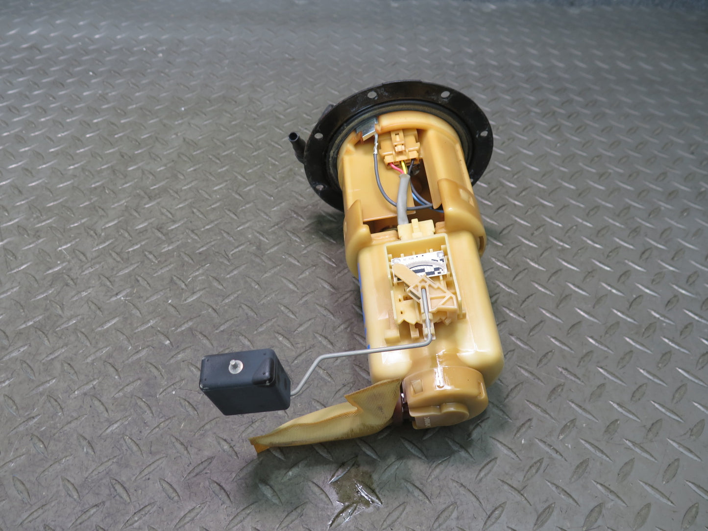 00-05 Toyota MR2 Spyder ZZW30L Fuel Pump Level Sensor Assembly OEM