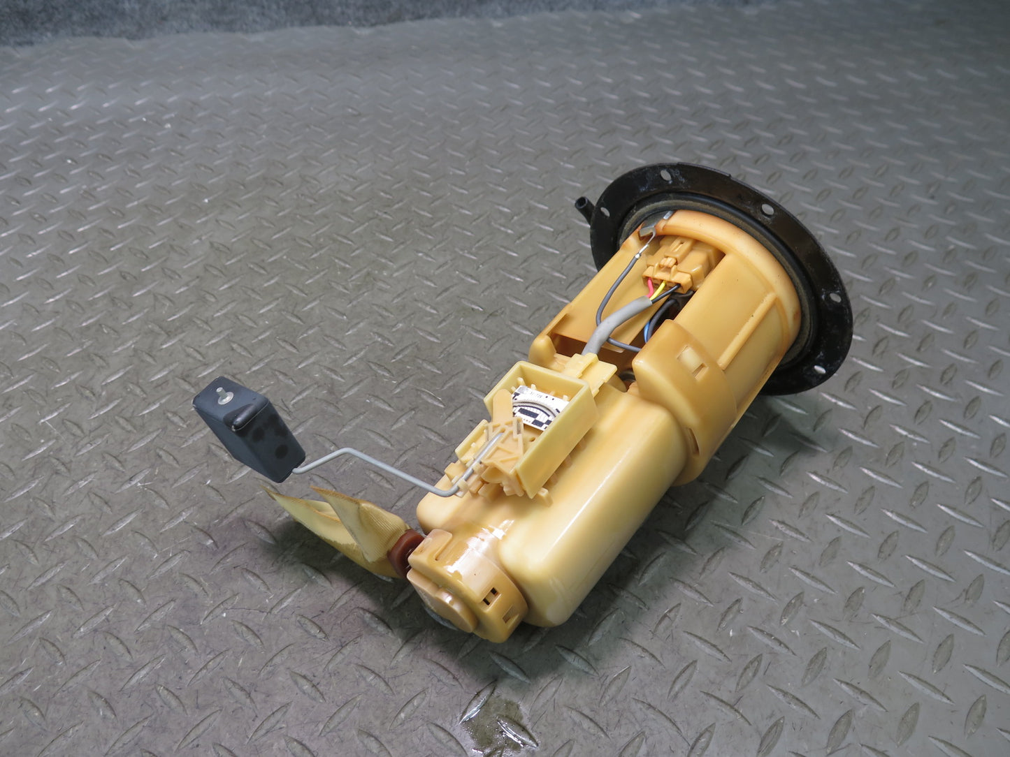 00-05 Toyota MR2 Spyder ZZW30L Fuel Pump Level Sensor Assembly OEM