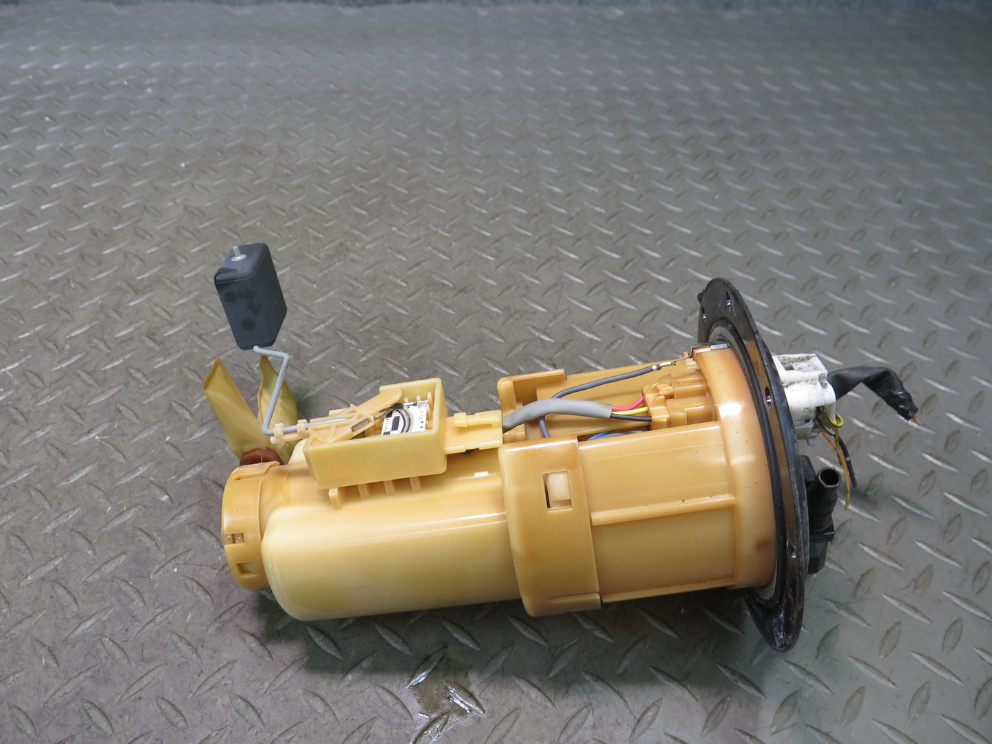 00-05 Toyota MR2 Spyder ZZW30L Fuel Pump Level Sensor Assembly OEM