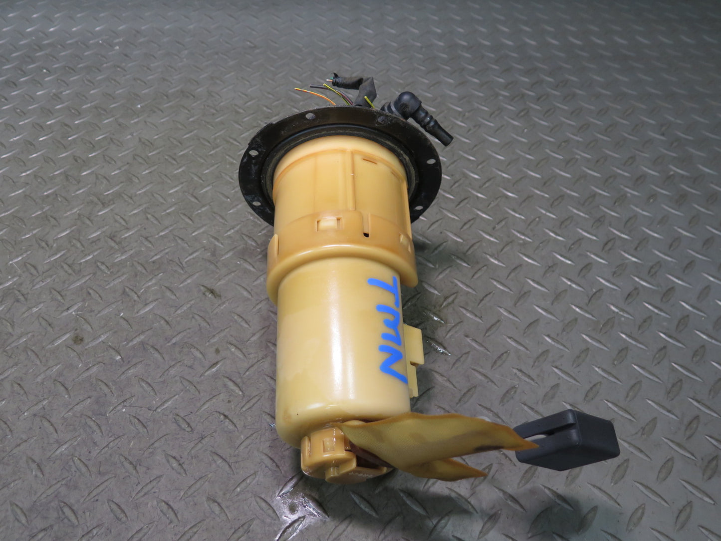 00-05 Toyota MR2 Spyder ZZW30L Fuel Pump Level Sensor Assembly OEM