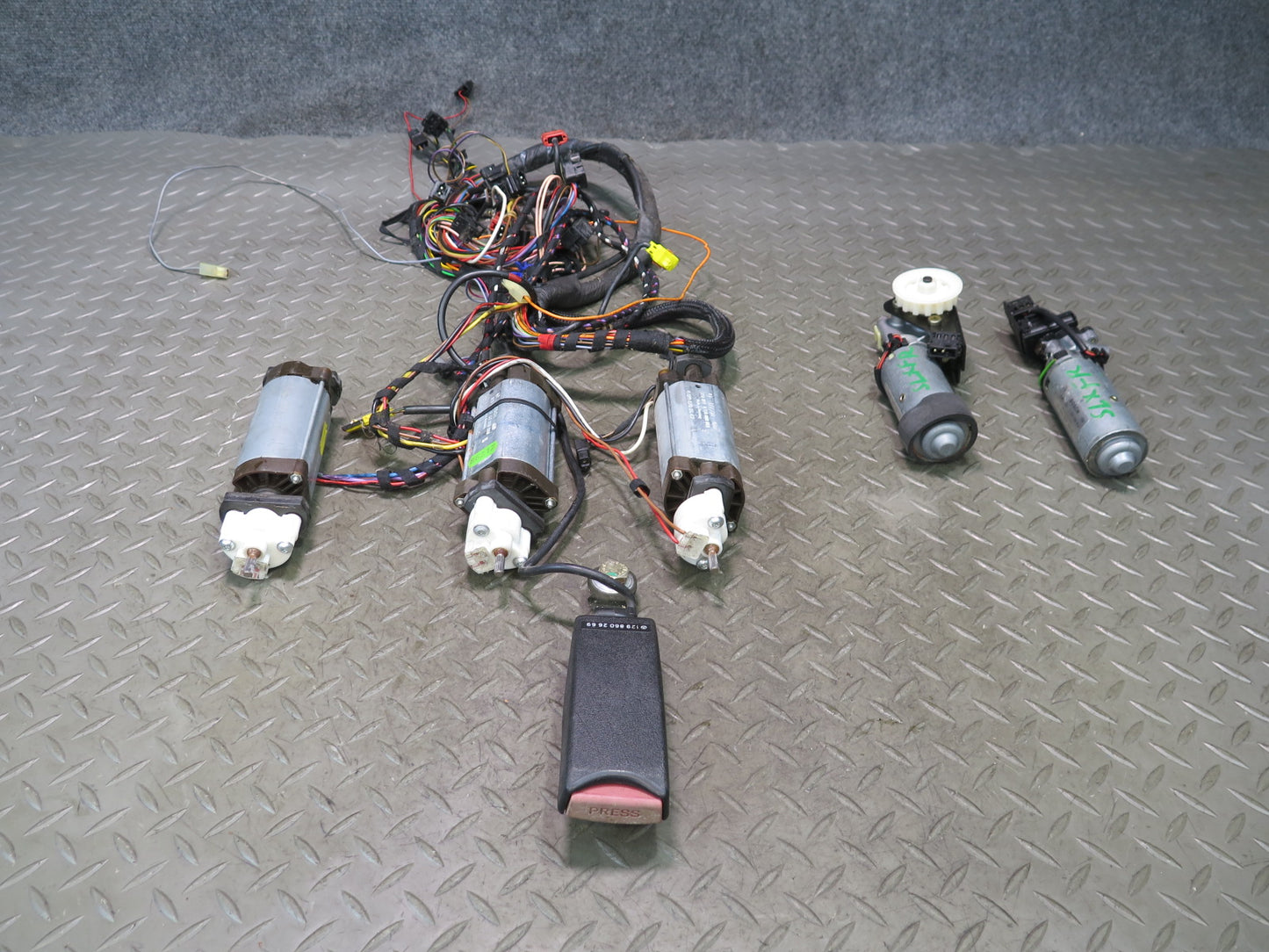94-02 Mercedes R129 Sl-class Front Right Seat Adjust Motor Wiring Set OEM