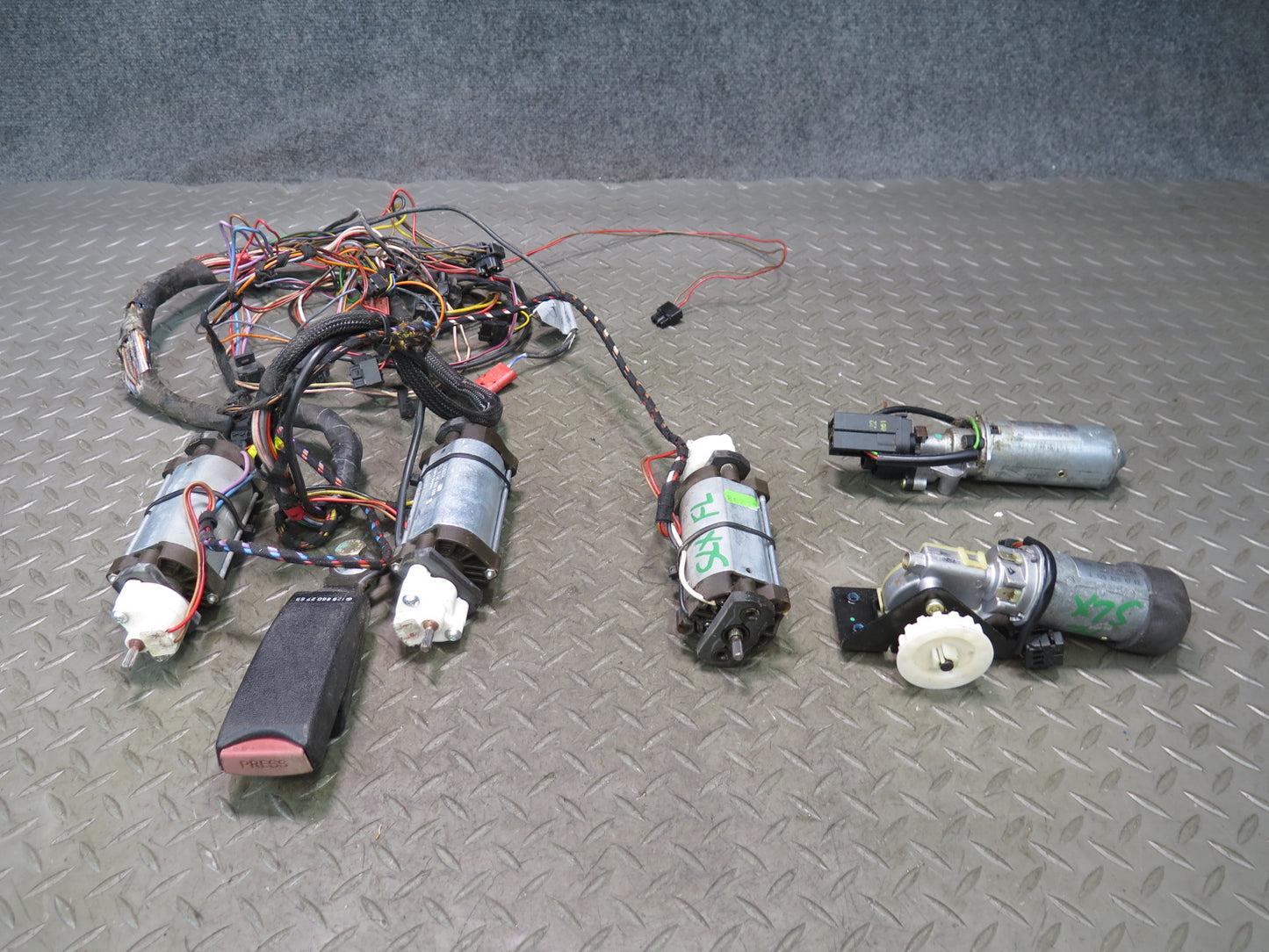 94-02 Mercedes R129 Sl-class Front Left Seat Adjust Motor Wiring Set OEM
