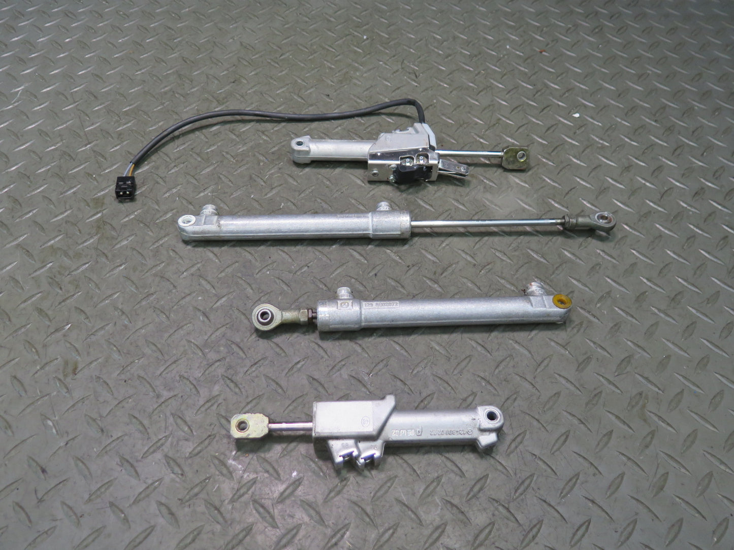 96-02 Mercedes R129 Sl-class Convertible TOP Roof Hydraulic Cylinder Set OEM