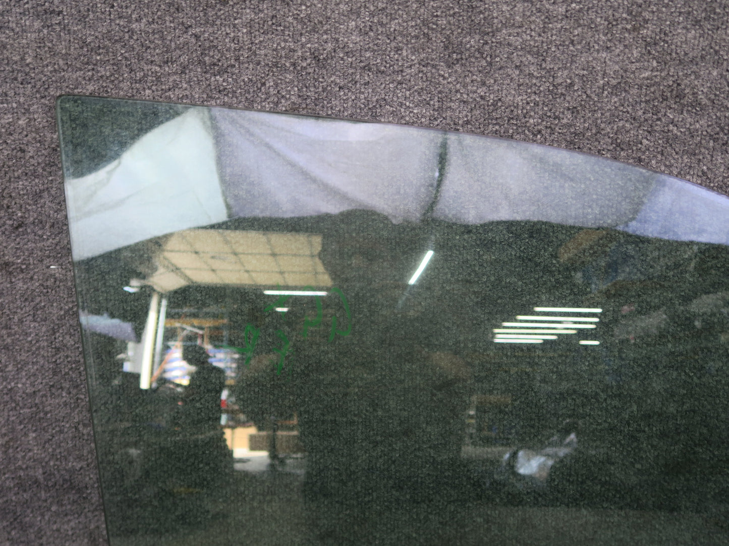 2010-2012 Lexus URJ150L GX460 Front Right Pass Side Door Glass Window