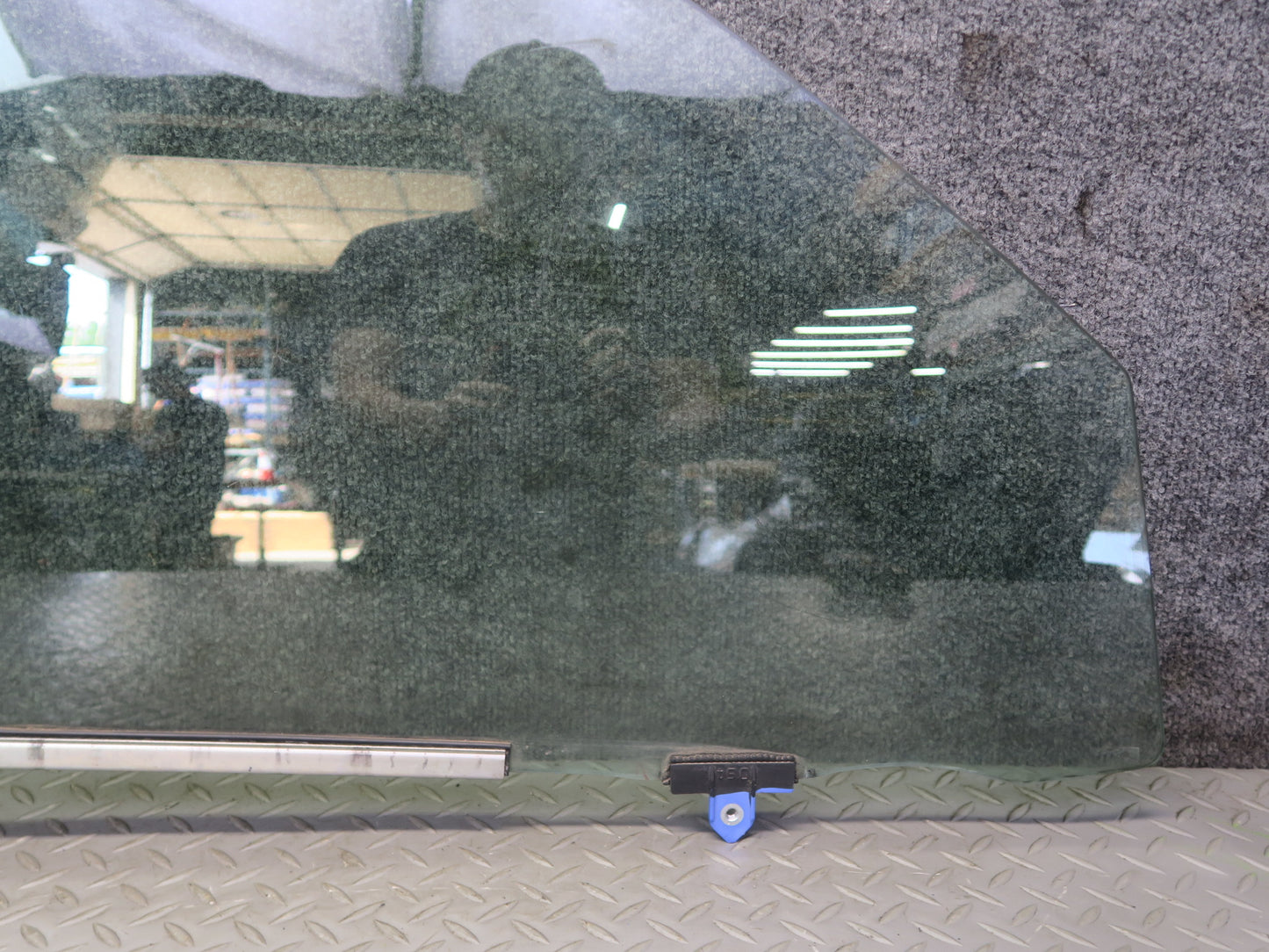 2010-2012 Lexus URJ150L GX460 Front Right Pass Side Door Glass Window