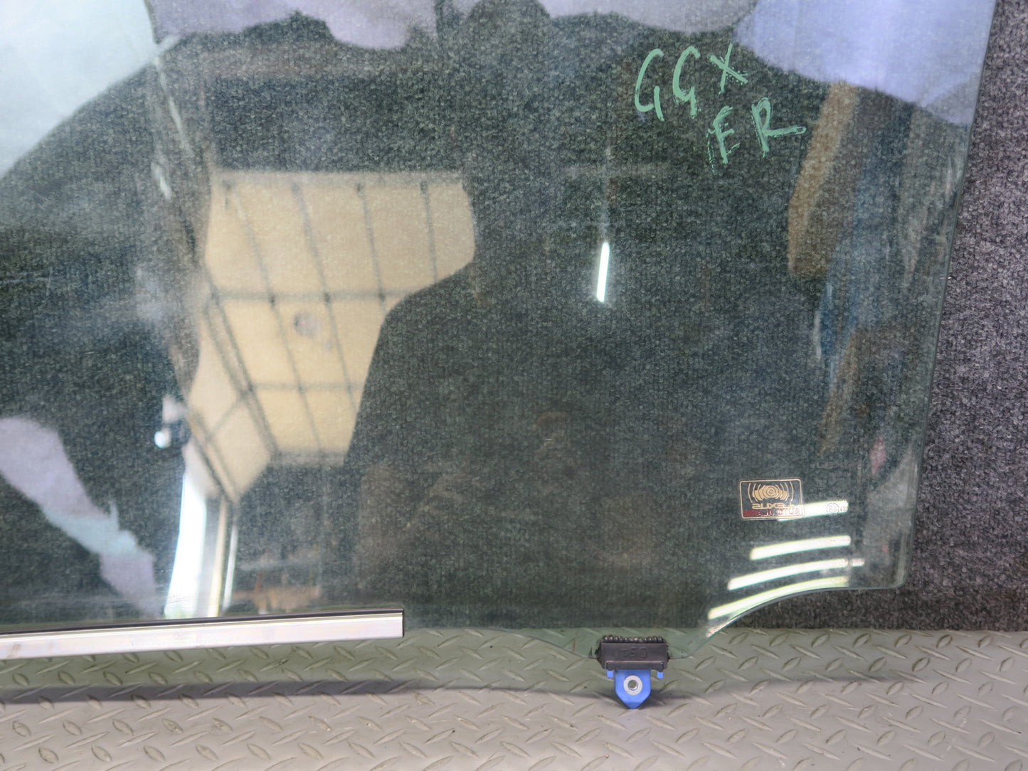 2010-2012 Lexus URJ150L GX460 Front Right Pass Side Door Glass Window