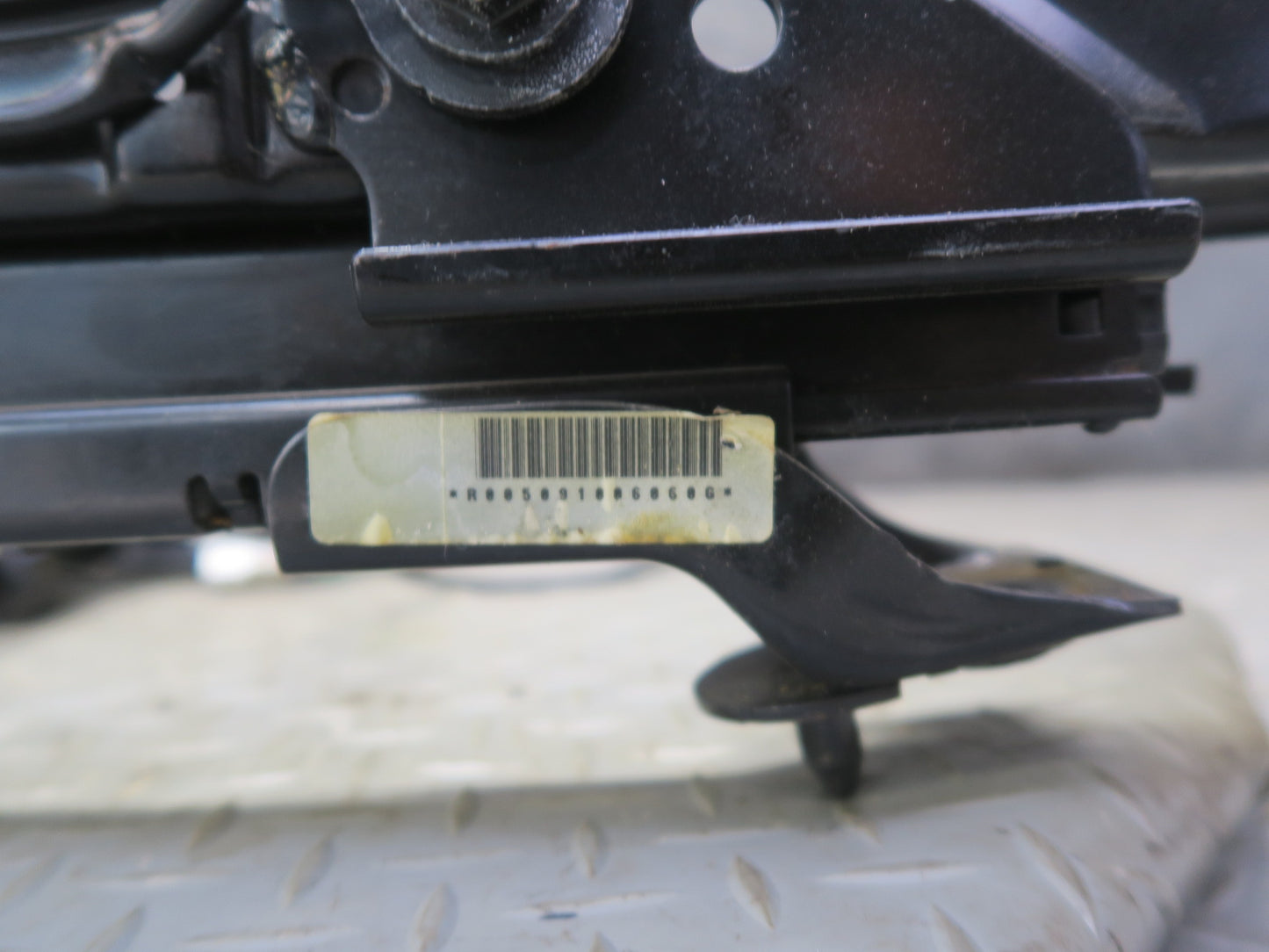 2010 Nissan Z34 370Z Convertible Front Right Seat Frame Track Rail w Motor OEM