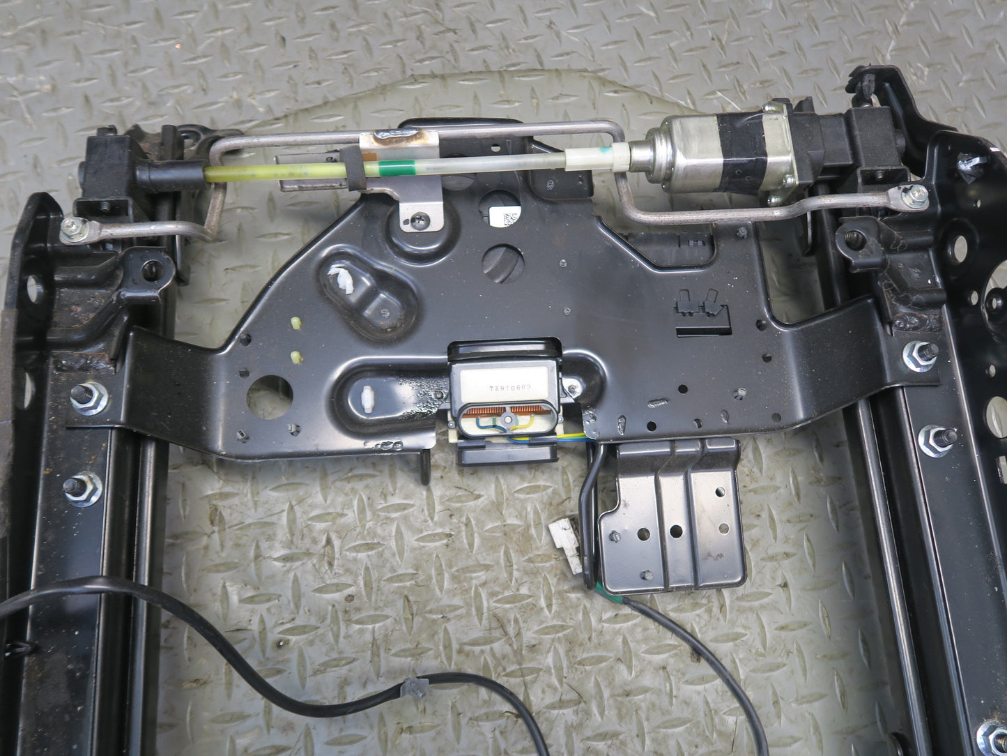 2010 Nissan Z34 370Z Convertible Front Right Seat Frame Track Rail w Motor OEM