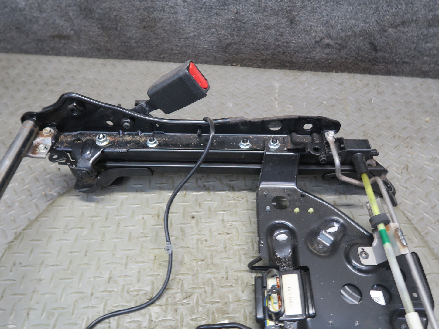 2010 Nissan Z34 370Z Convertible Front Right Seat Frame Track Rail w Motor OEM