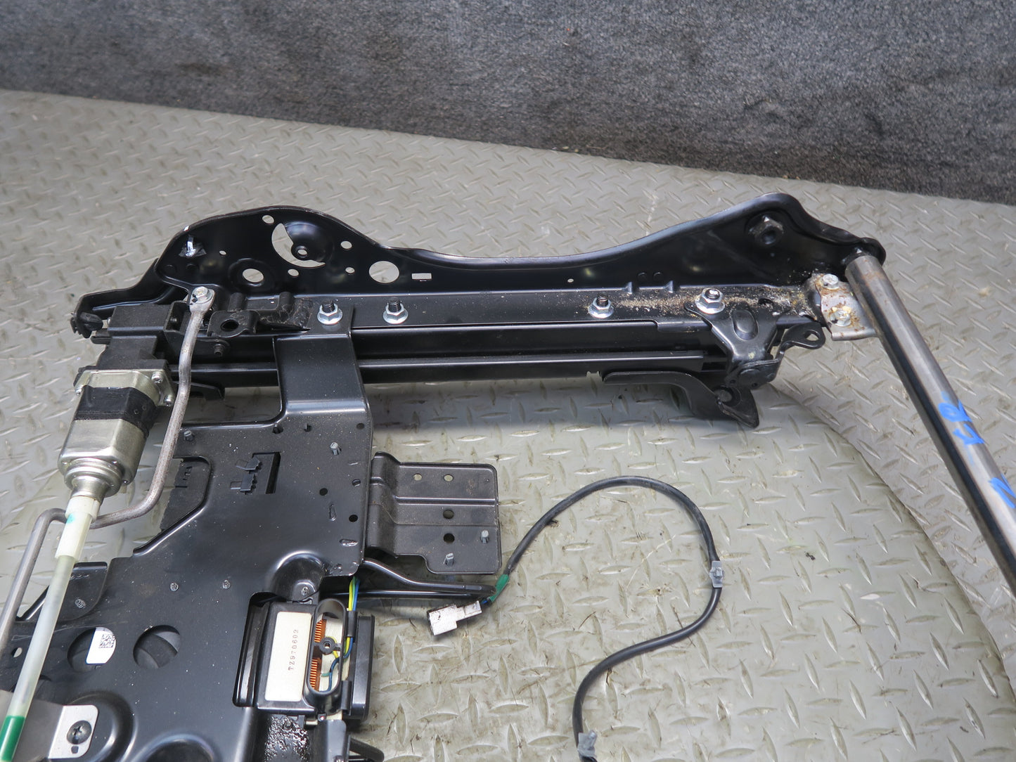 2010 Nissan Z34 370Z Convertible Front Right Seat Frame Track Rail w Motor OEM