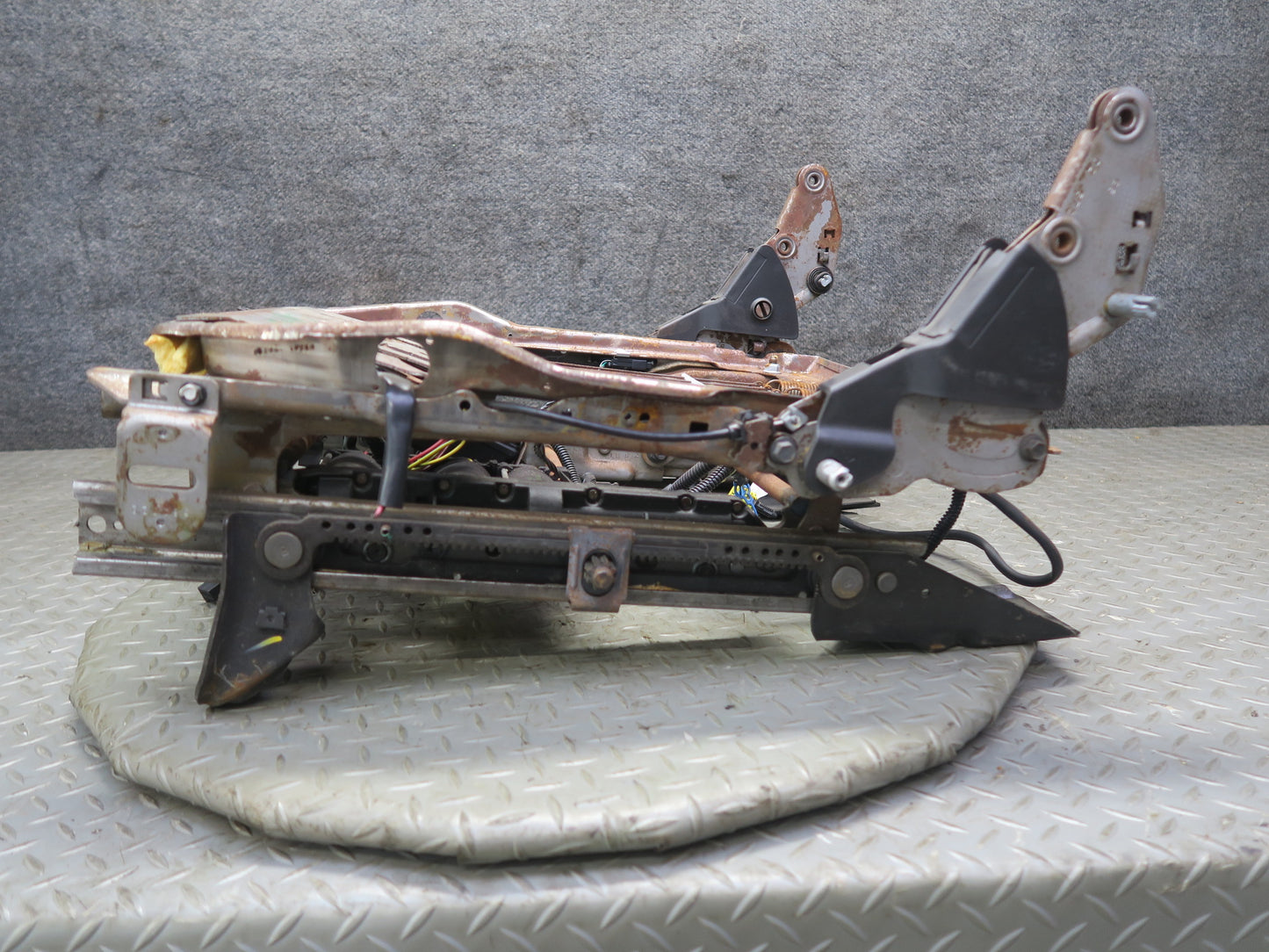 03-06 Chevrolet SSR Left Driver Seat Track w Motors OEM