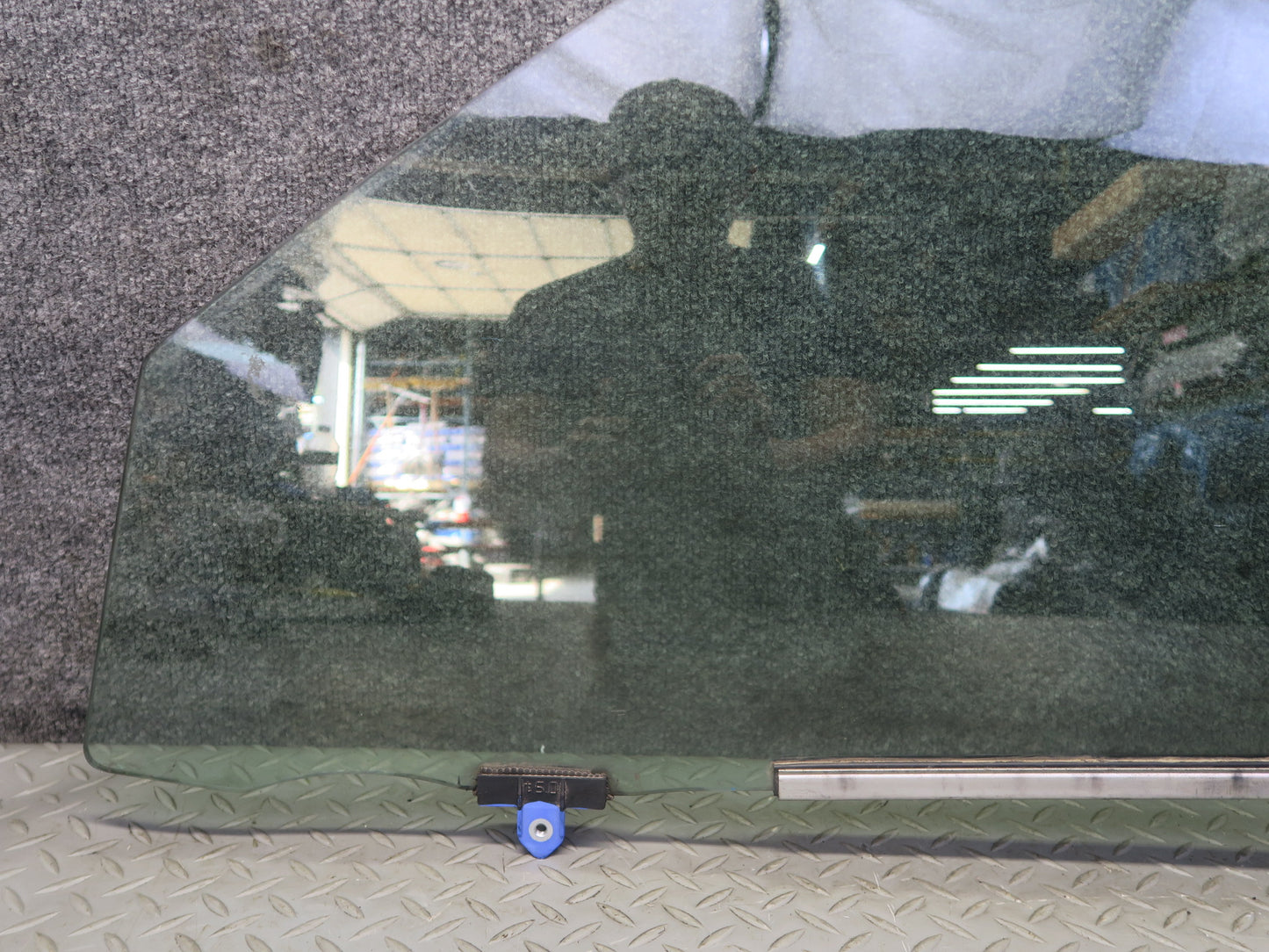 2010-2012 Lexus URJ150L GX460 Front Left Driver Side Door Glass Window