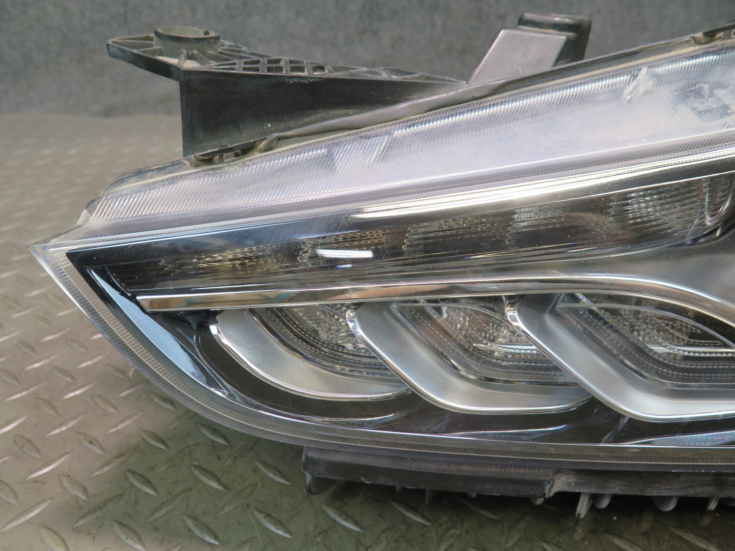 2014-2017 Maserati Ghibli M157 Left Side Adaptive Xenon HID Headlight Lamp