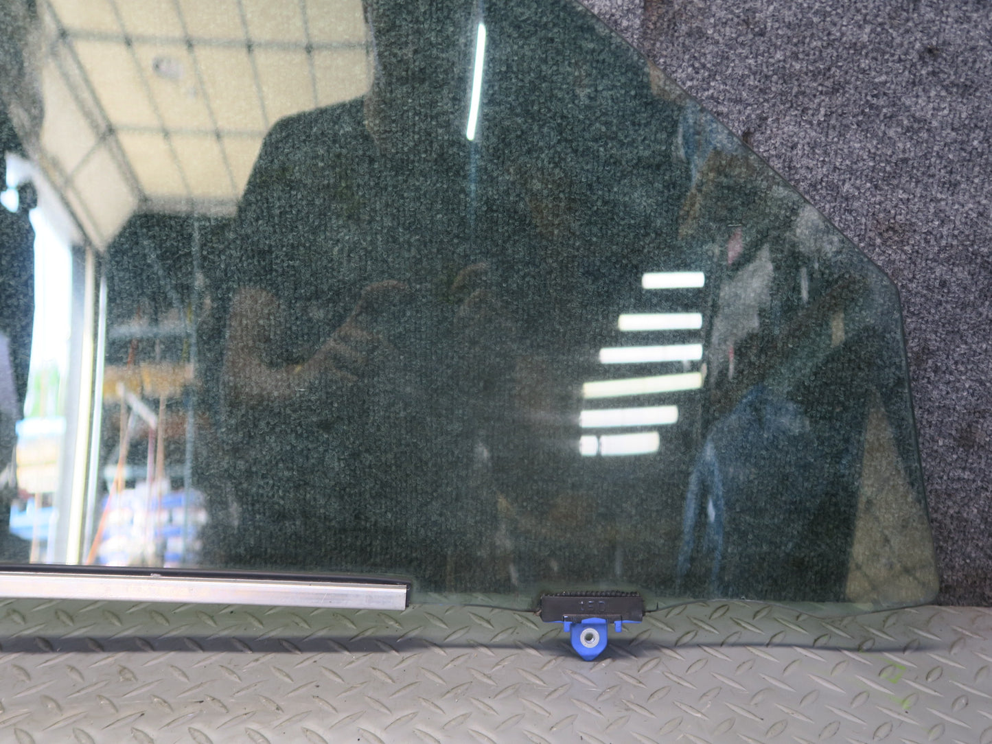 2010-2012 Lexus URJ150L GX460 Front Left Driver Side Door Glass Window