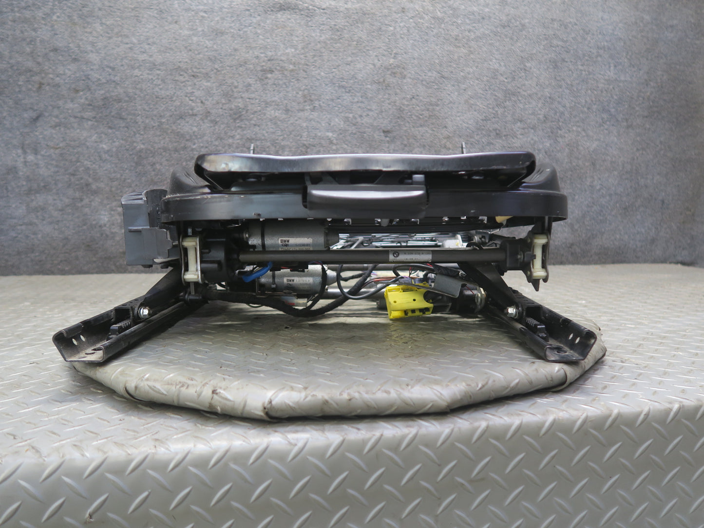2001-2006 BMW E46 M3 Coupe Front Right Sport Seat Lower Frame Track Rail Motors