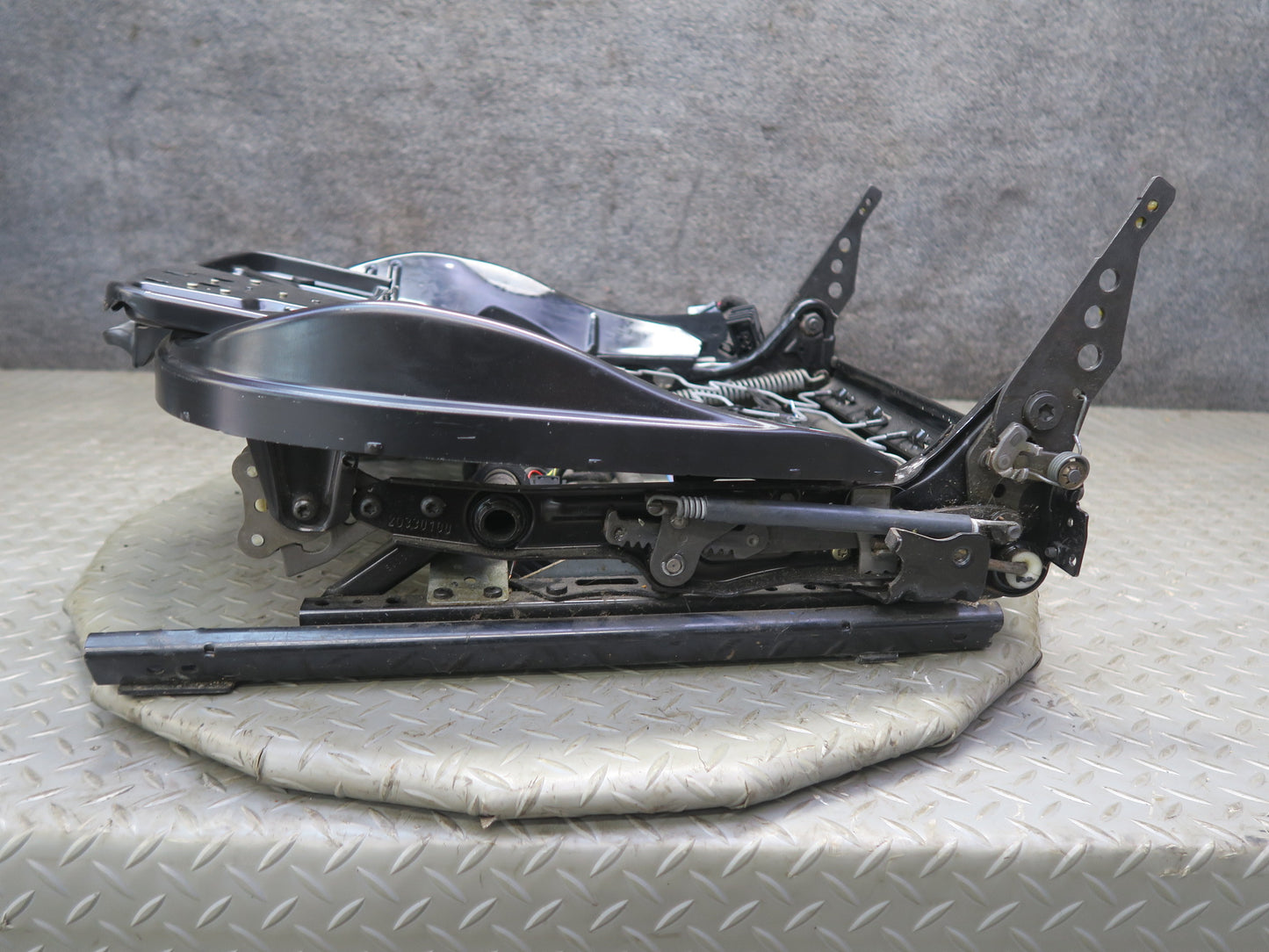 2001-2006 BMW E46 M3 Coupe Front Right Sport Seat Lower Frame Track Rail Motors
