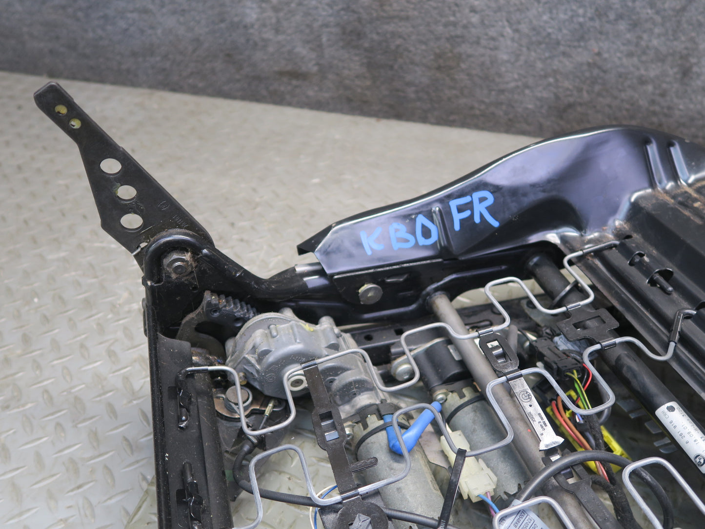 2001-2006 BMW E46 M3 Coupe Front Right Sport Seat Lower Frame Track Rail Motors
