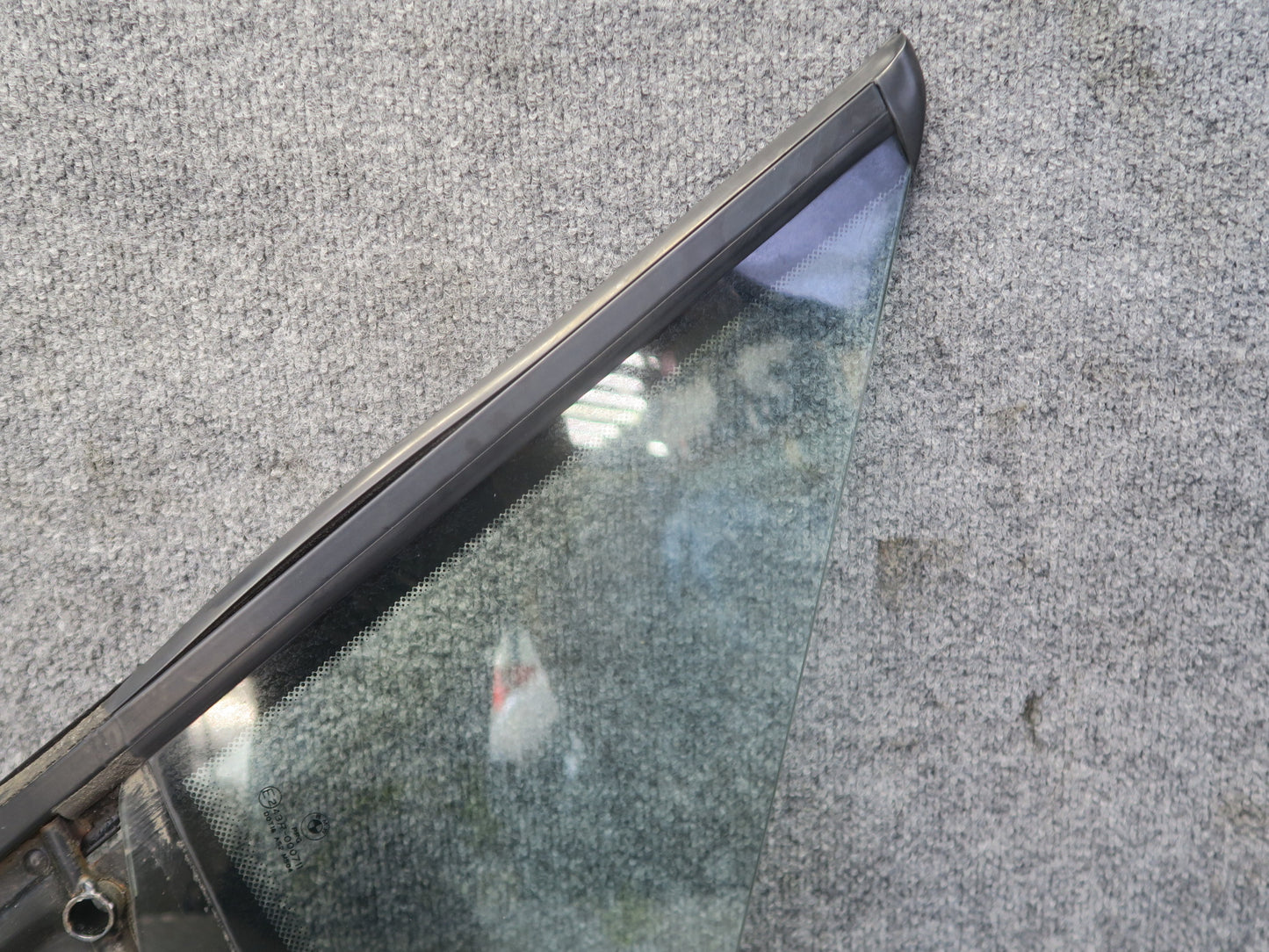 96-02 BMW E36/7 Z3 Roadster Front Right Side Door Fixed Glass Window OEM